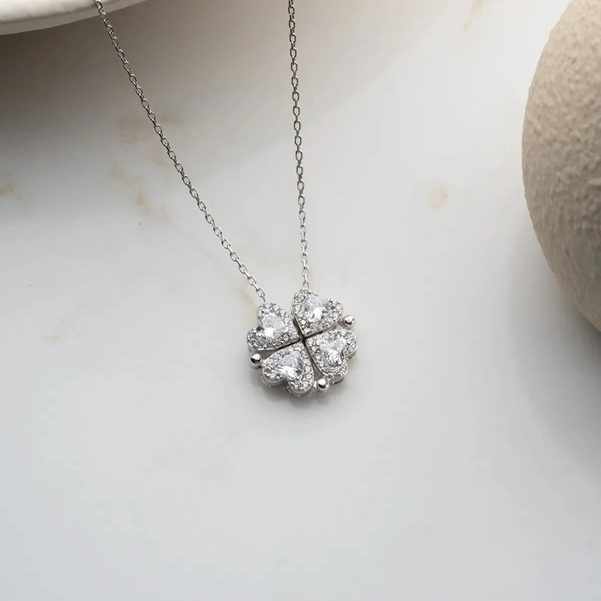 WEISSE STEINKETTE MIT MAGNET | 925 SILBER