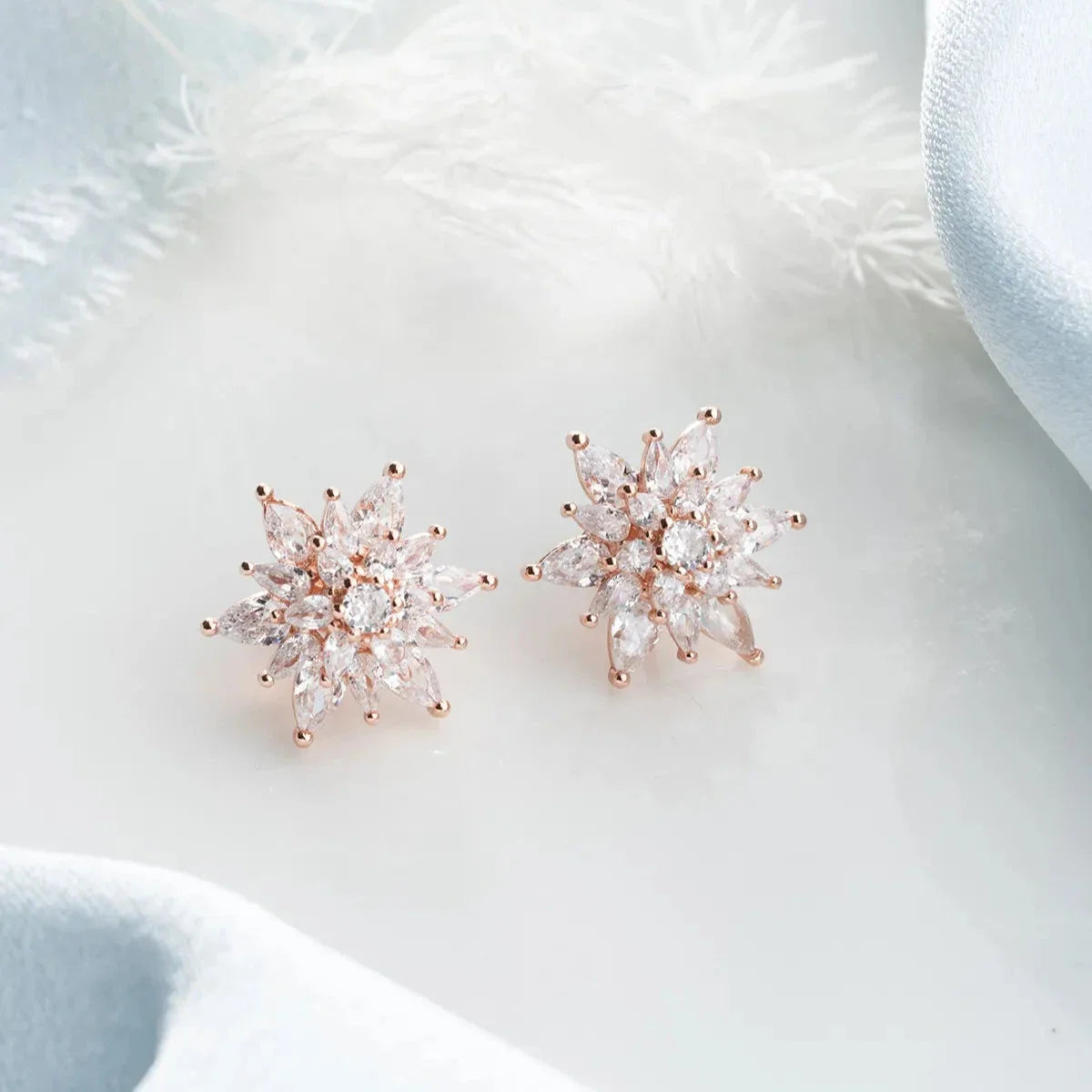 LOTUS & EISZAPFEN ZIRKONIA BLÜTEN OHRRINGE | 925 SILBER