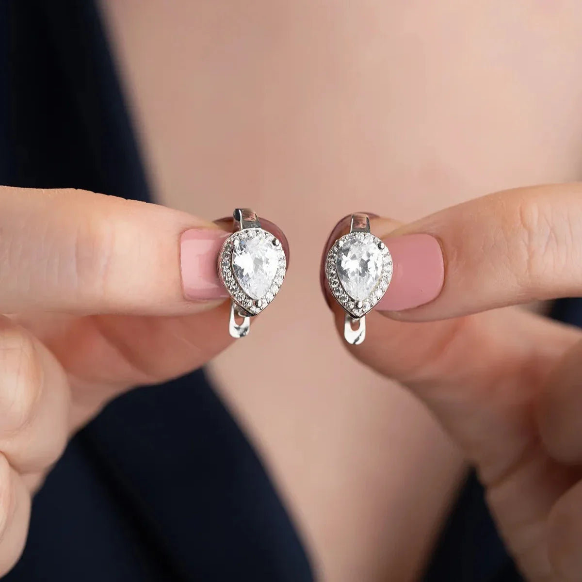 DROP STONE X EARRINGS | 925 SILVER