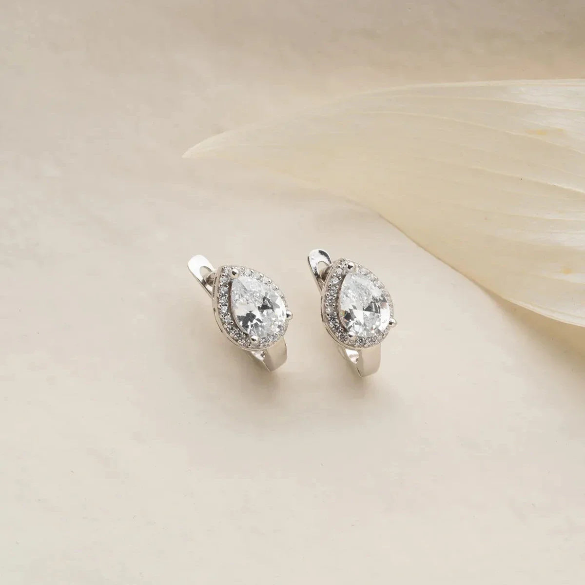 DROP STONE X EARRINGS | 925 SILVER