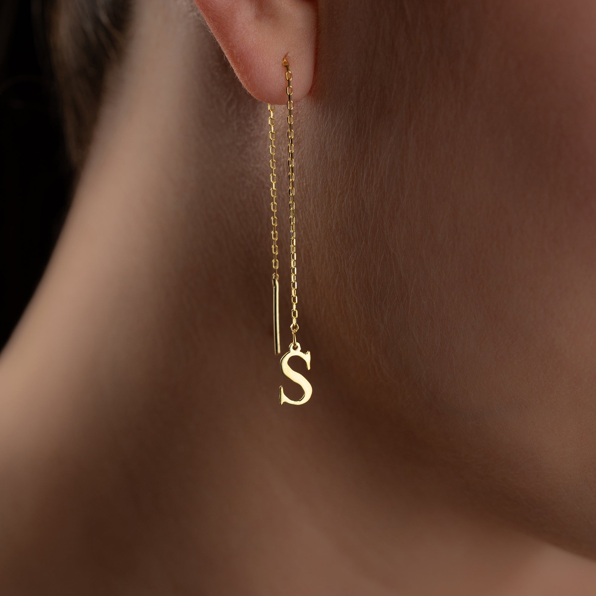 BASIC BUCHSTABEN OHRRINGE | 925 SILBER