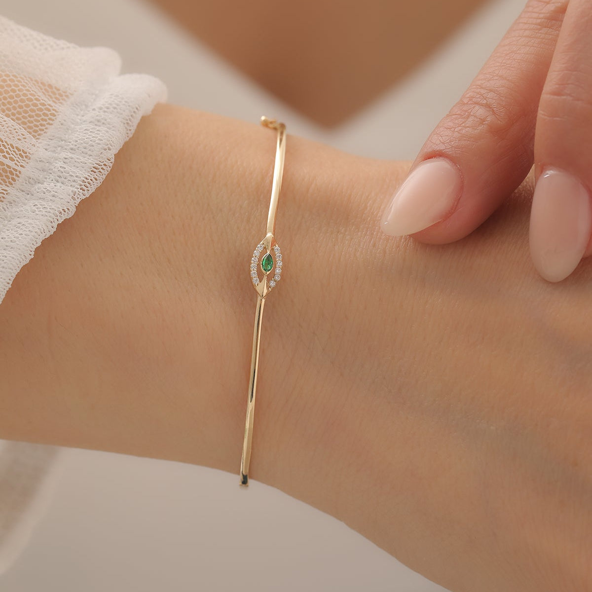 GOLDARMREIF MIT AUGEN-DETAIL HANDSCHELLENARMBAND | 14K GOLD