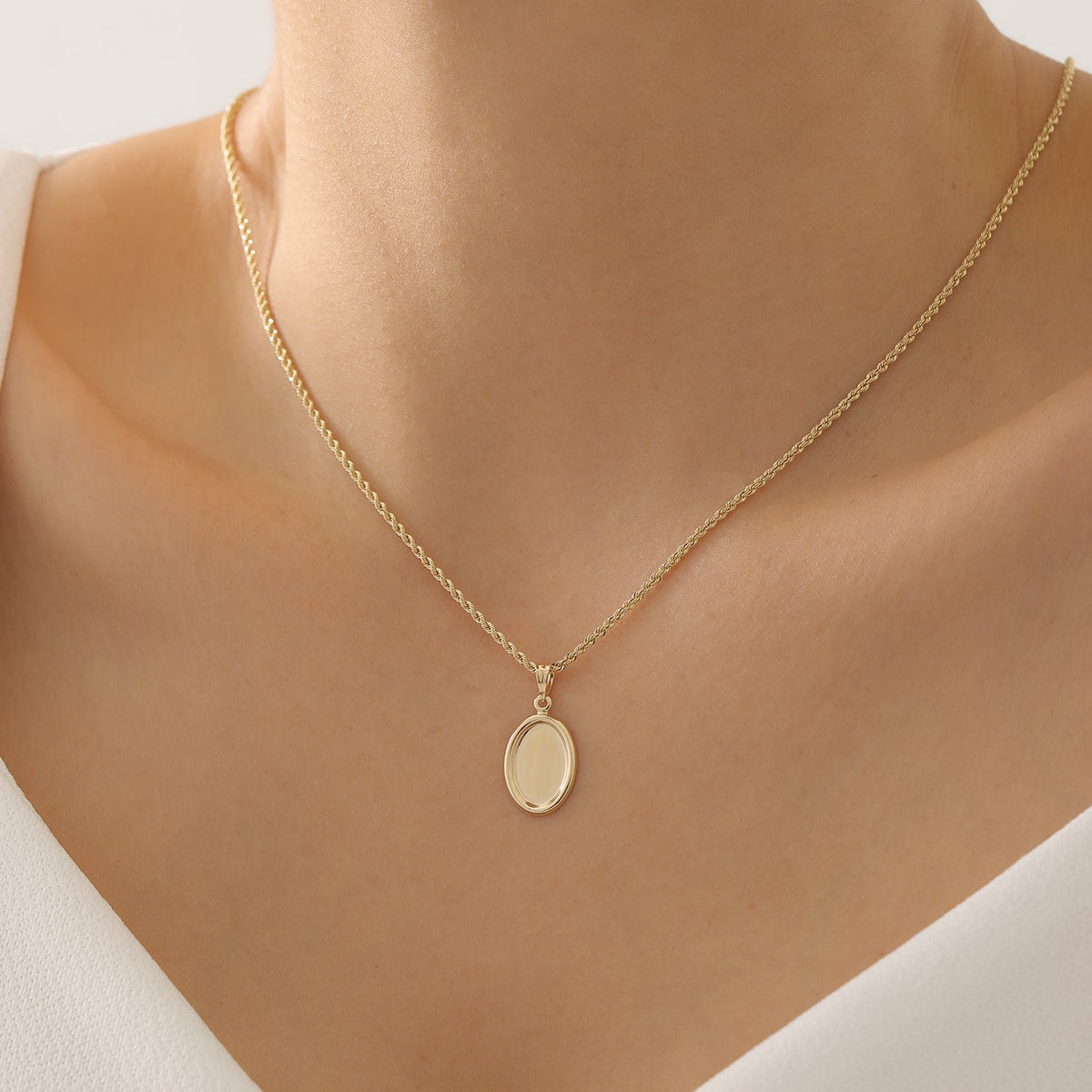 NOSTALGIE OVAL ANHÄNGER | 14K GOLD