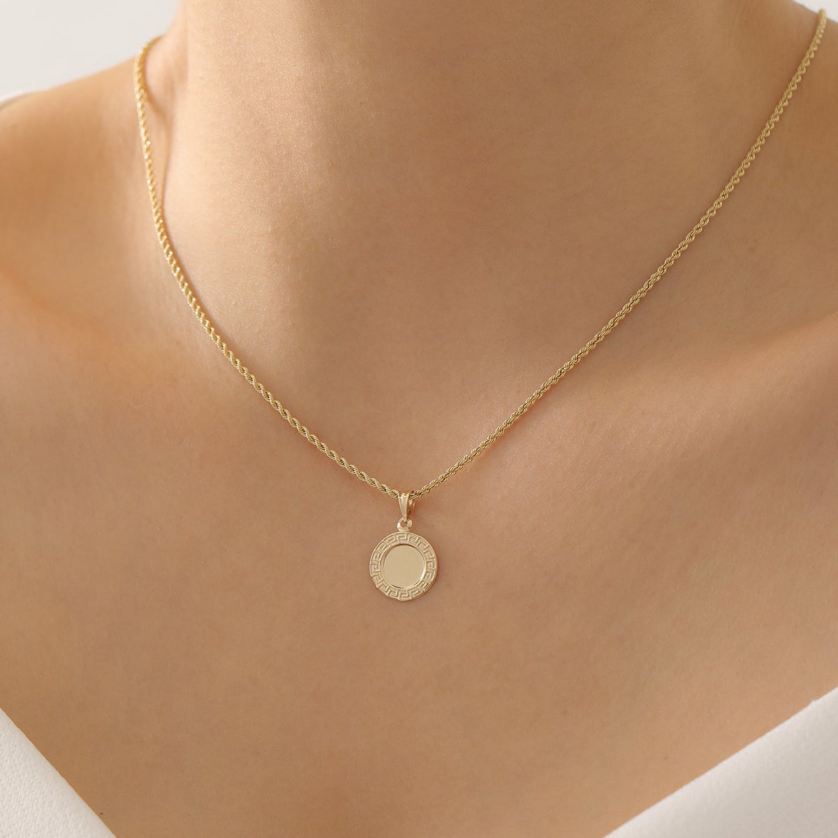 NOSTALGIE RUNDE PLAKETTE ANHÄNGER | 14K GOLD