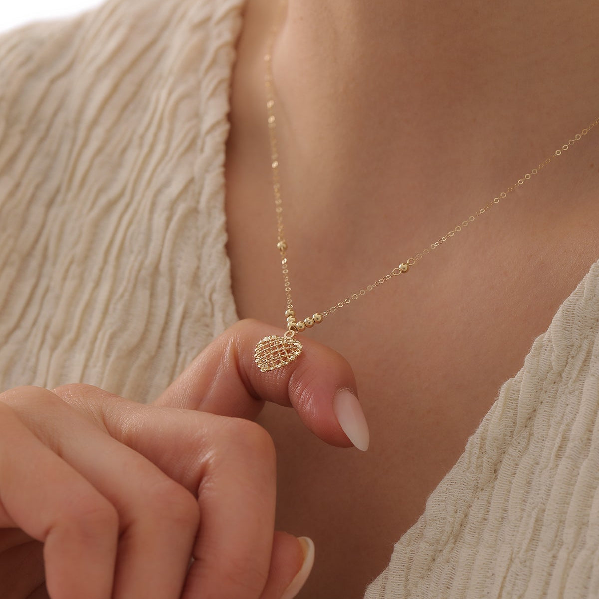 GLÄNZENDES DREIDIMENSIONALES HERZ HALSKETTE | 14K GOLD