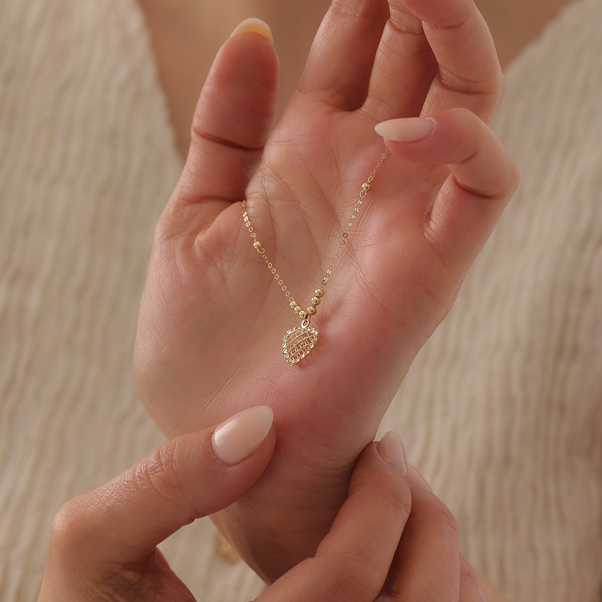 GLÄNZENDES DREIDIMENSIONALES HERZ HALSKETTE | 14K GOLD