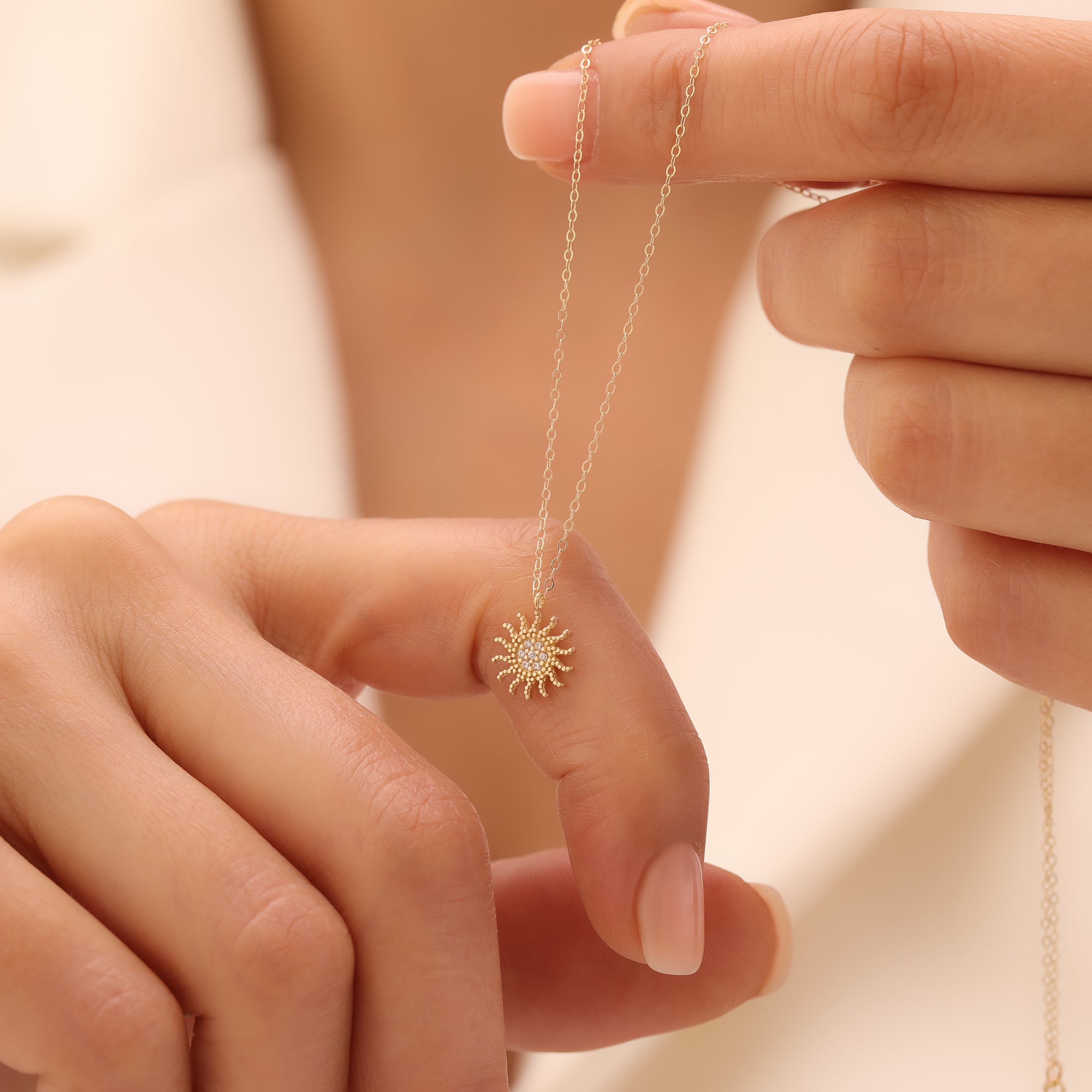 SONNE MIT ZIRKONSTEIN HALSKETTE | 14K GOLD