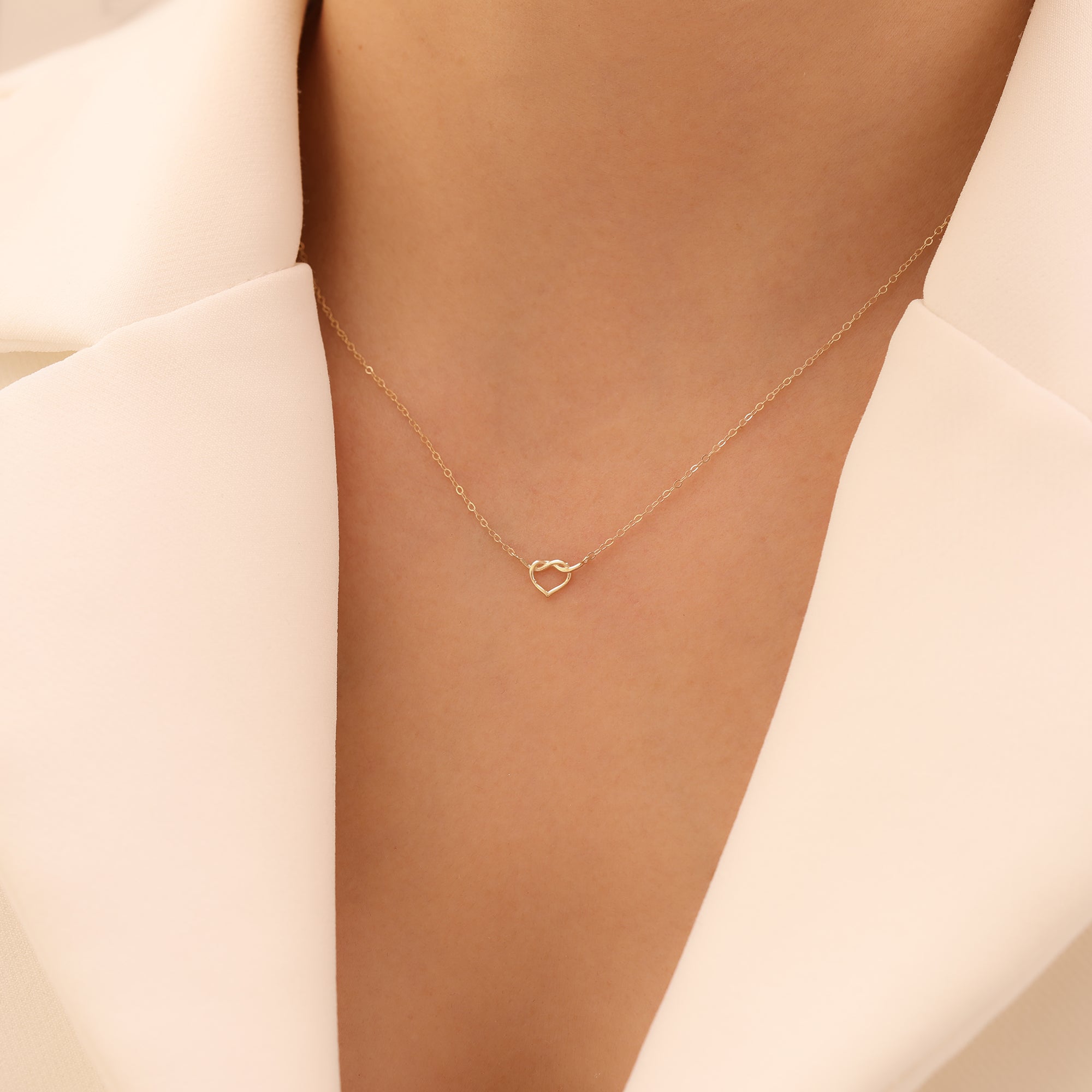 MINIMALHERZ-KNOTEN HALSKETTE | 14K GOLD