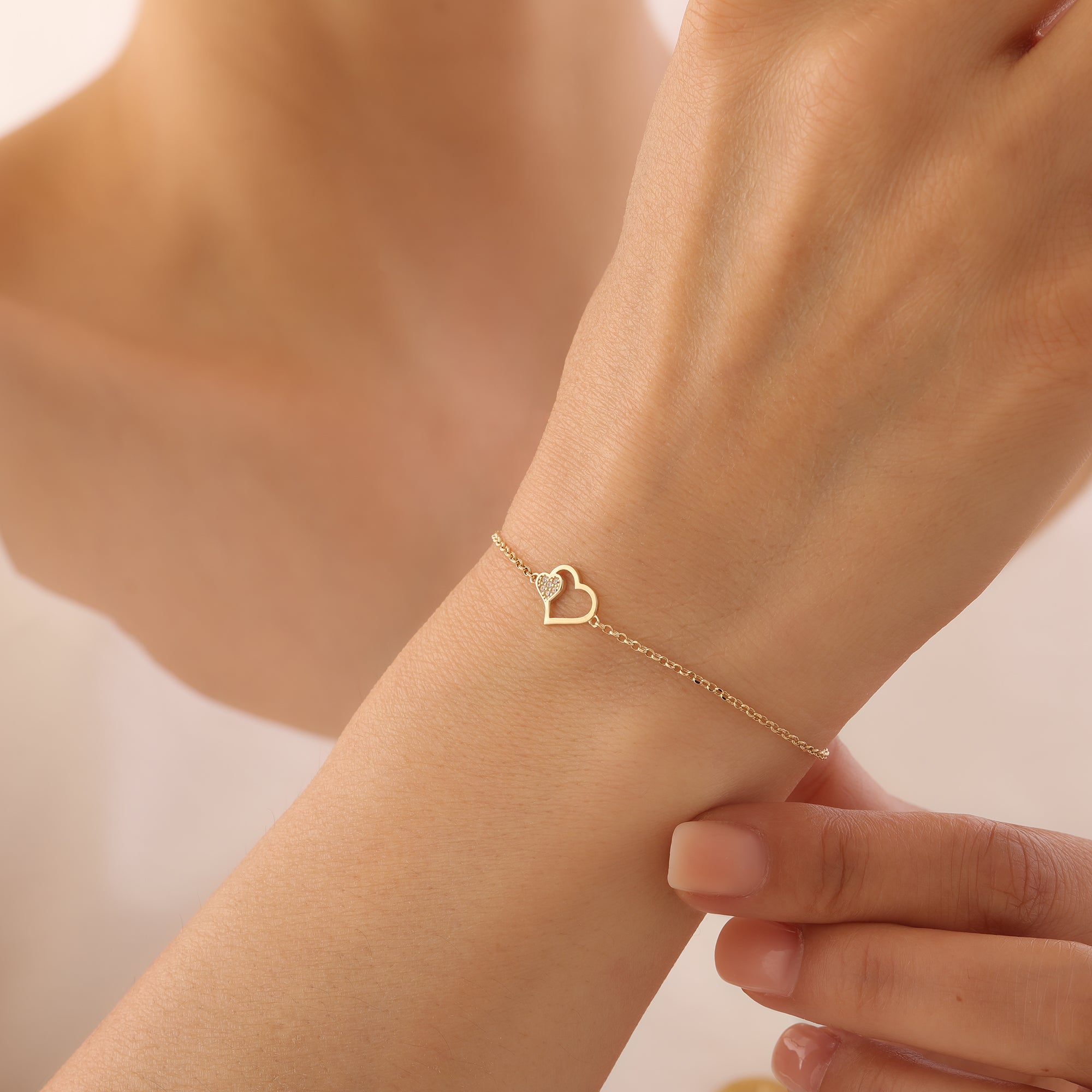 MINI INEINANDER VERWOBENE HERZEN MIT ZIRKONIA-STEINEN ARMKETTE | 14K GOLD