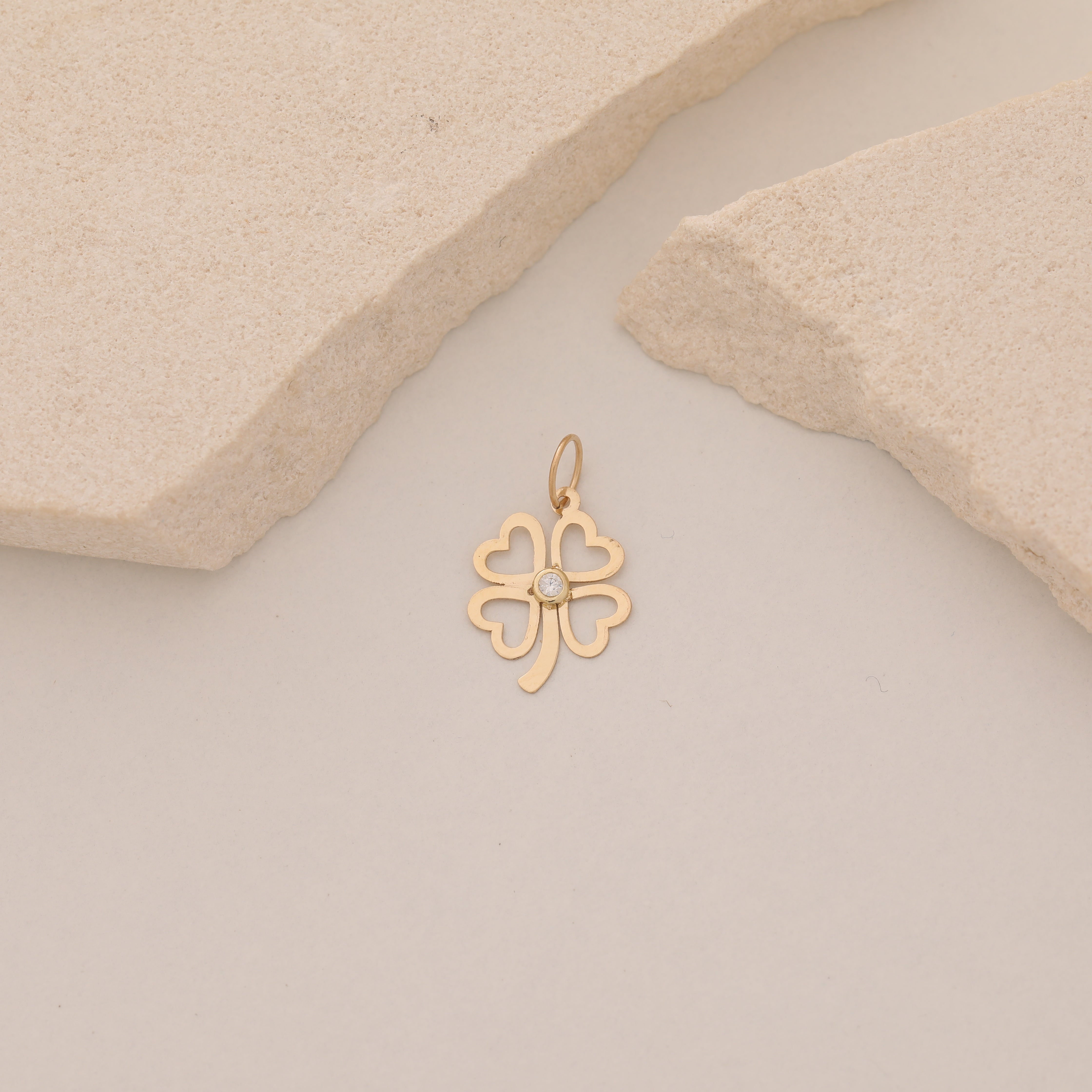 ZIRKONSTEIN VIERBLÄTTRIGES KLEEBLATT ANHÄNGER | 14K GOLD