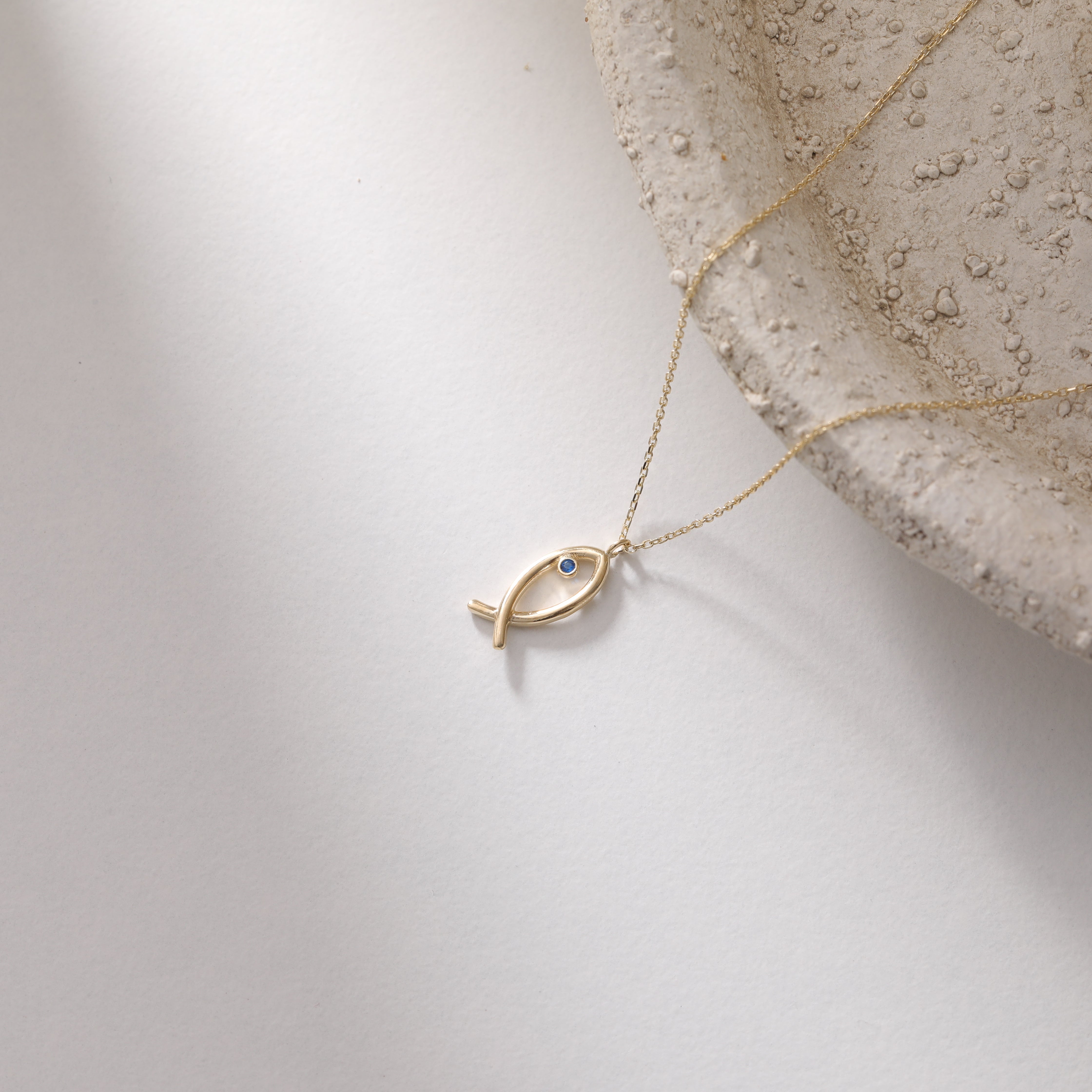 MINIMALISTISCHE FISCH HALSKETTE | 14K GOLD