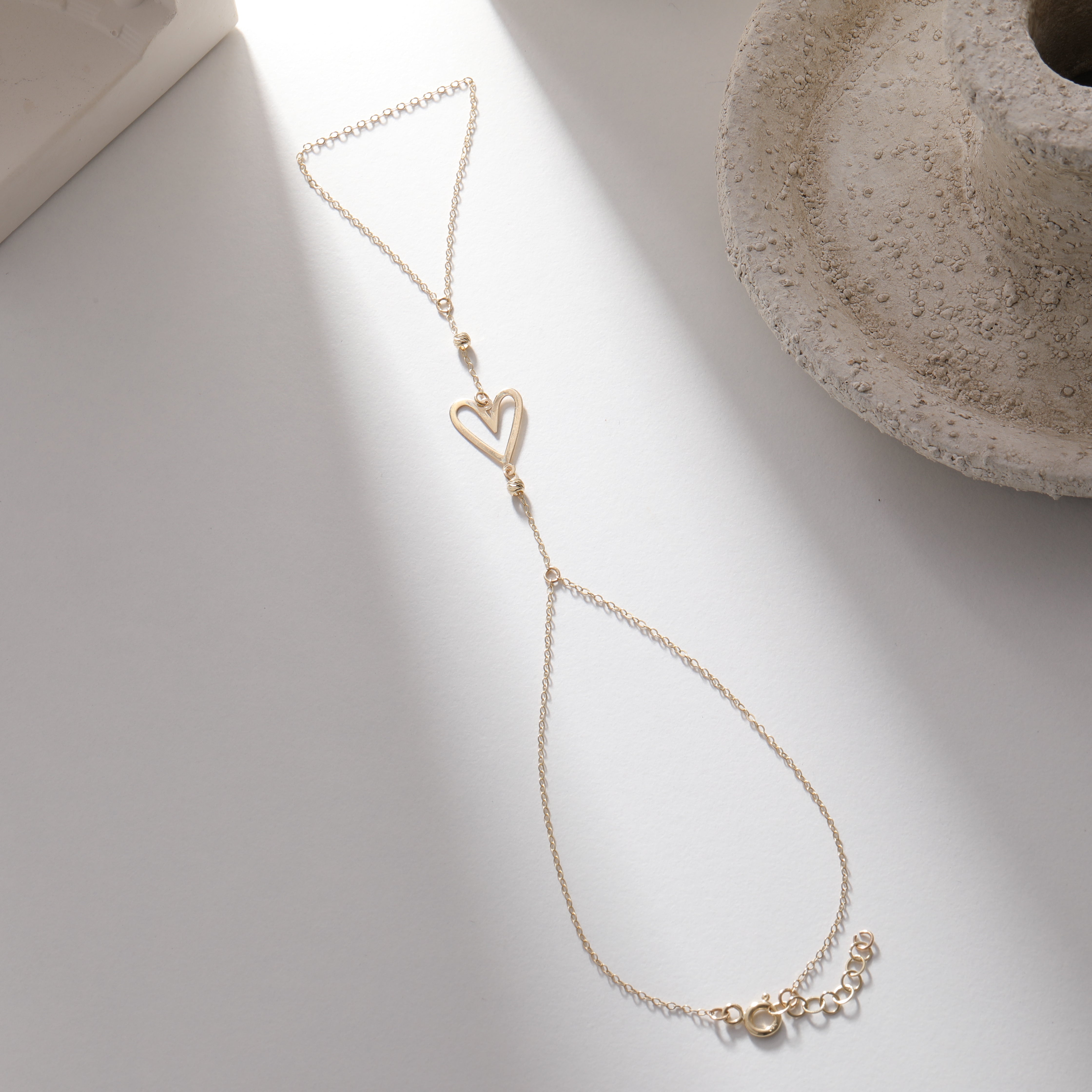 DORICA-KETTE HERZ HANDKETTE | 14K GOLD