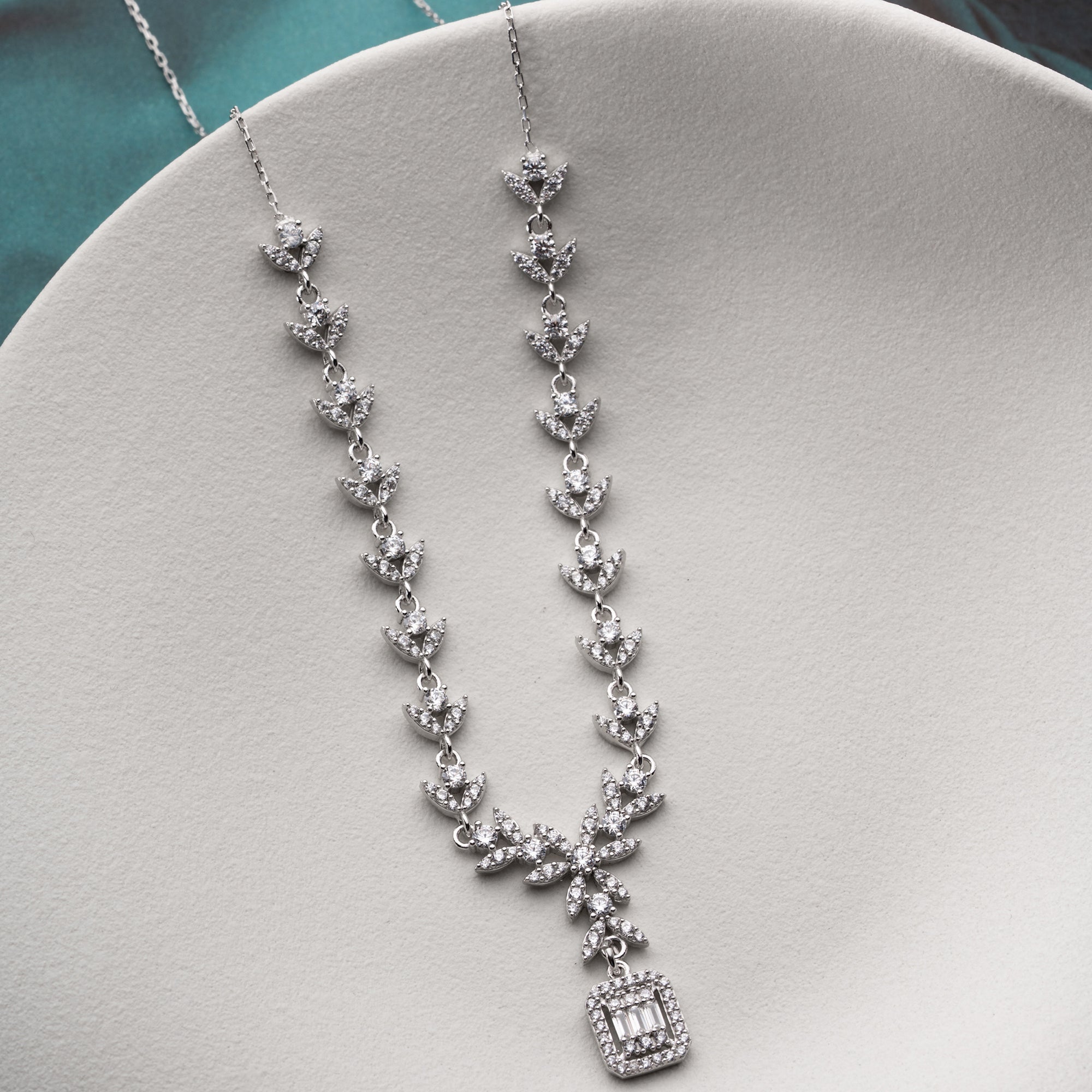 ZIRKONIA COLLIER BLÄTTER MIT BAGUETTE HALSKETTE | 925 SILBER