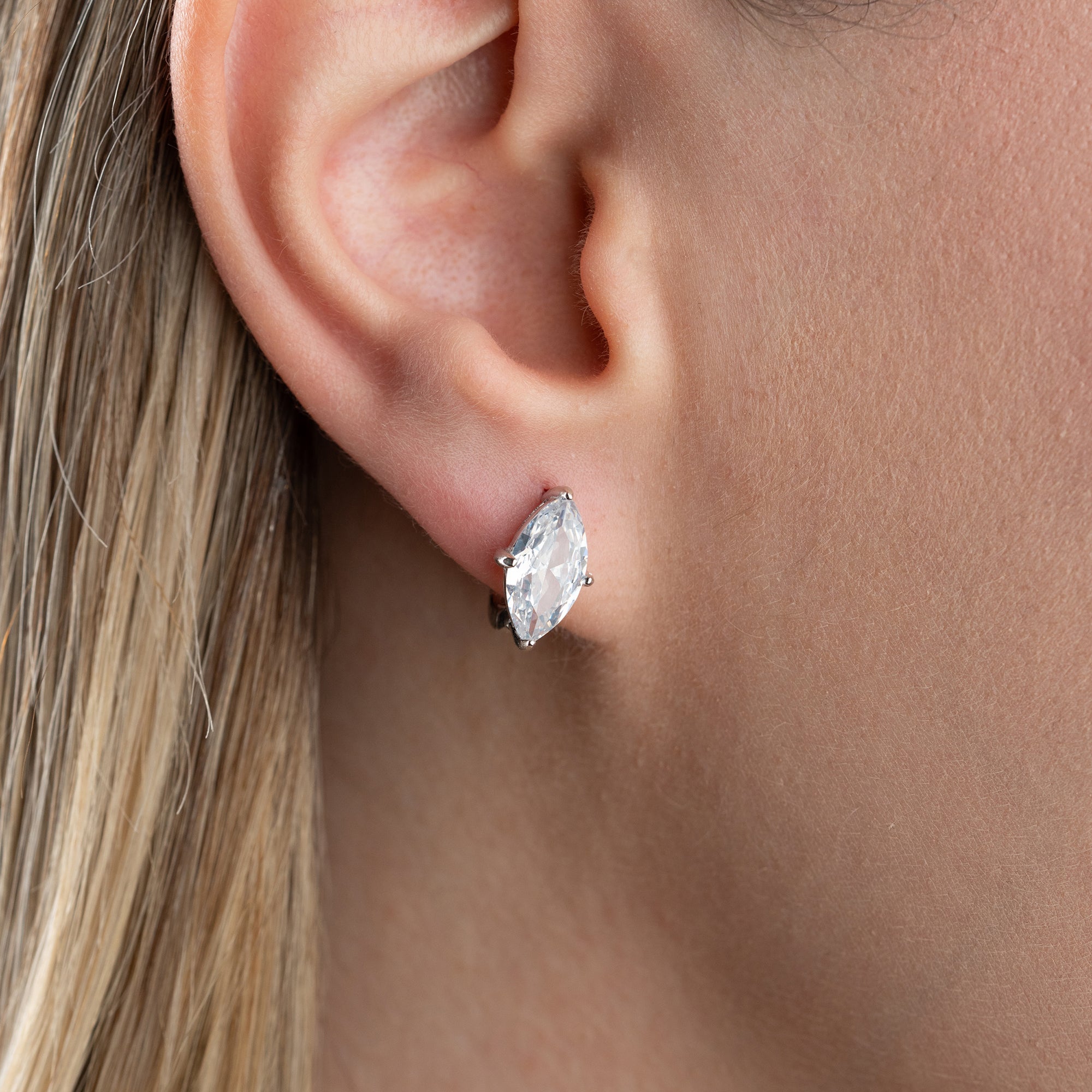 MINIMALISTISCH MIT MARQUISE-STEIN OHRRINGE | 925 SILBER