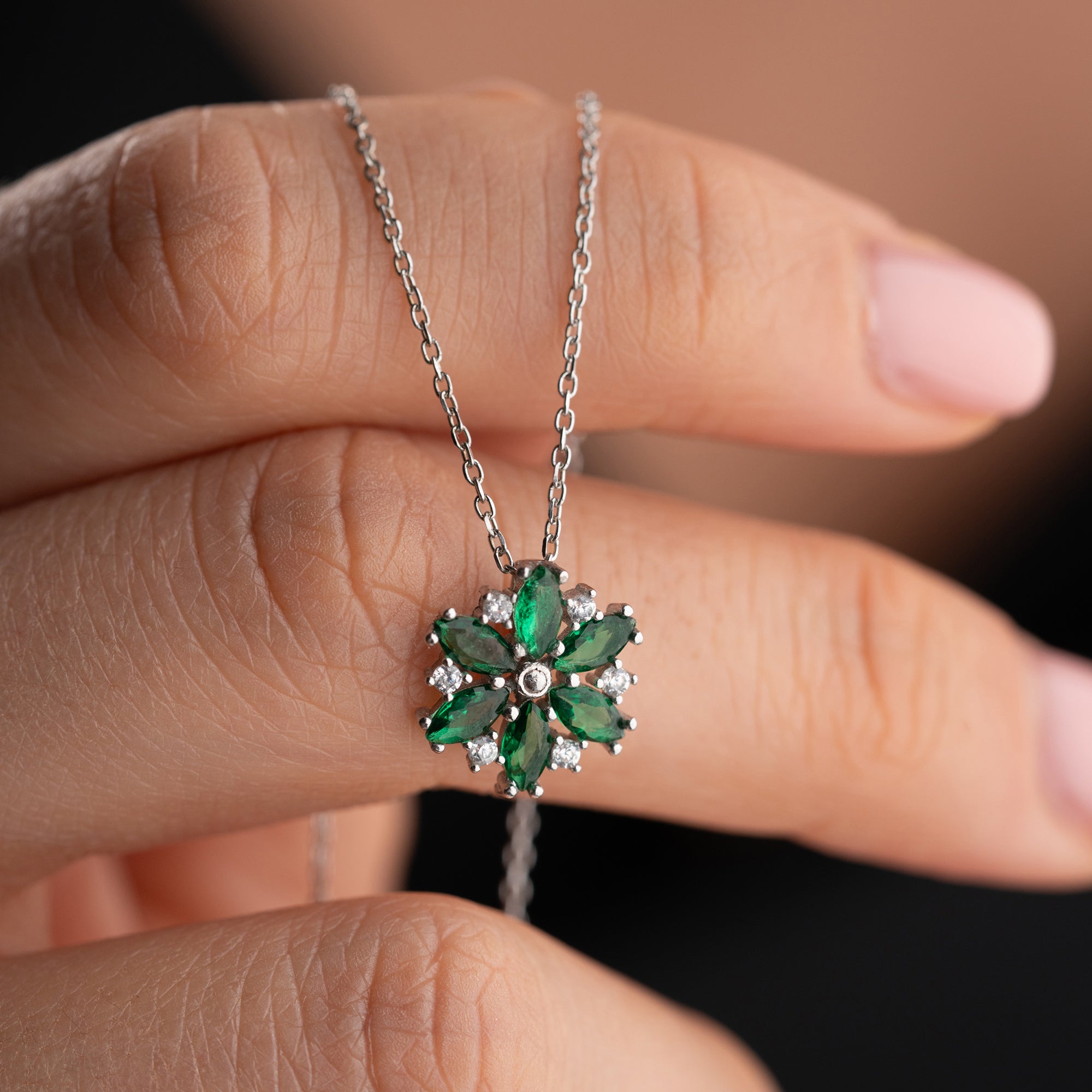 BLUME MIT GRÜNEM STEIN HALSKETTE | 925 SILBER