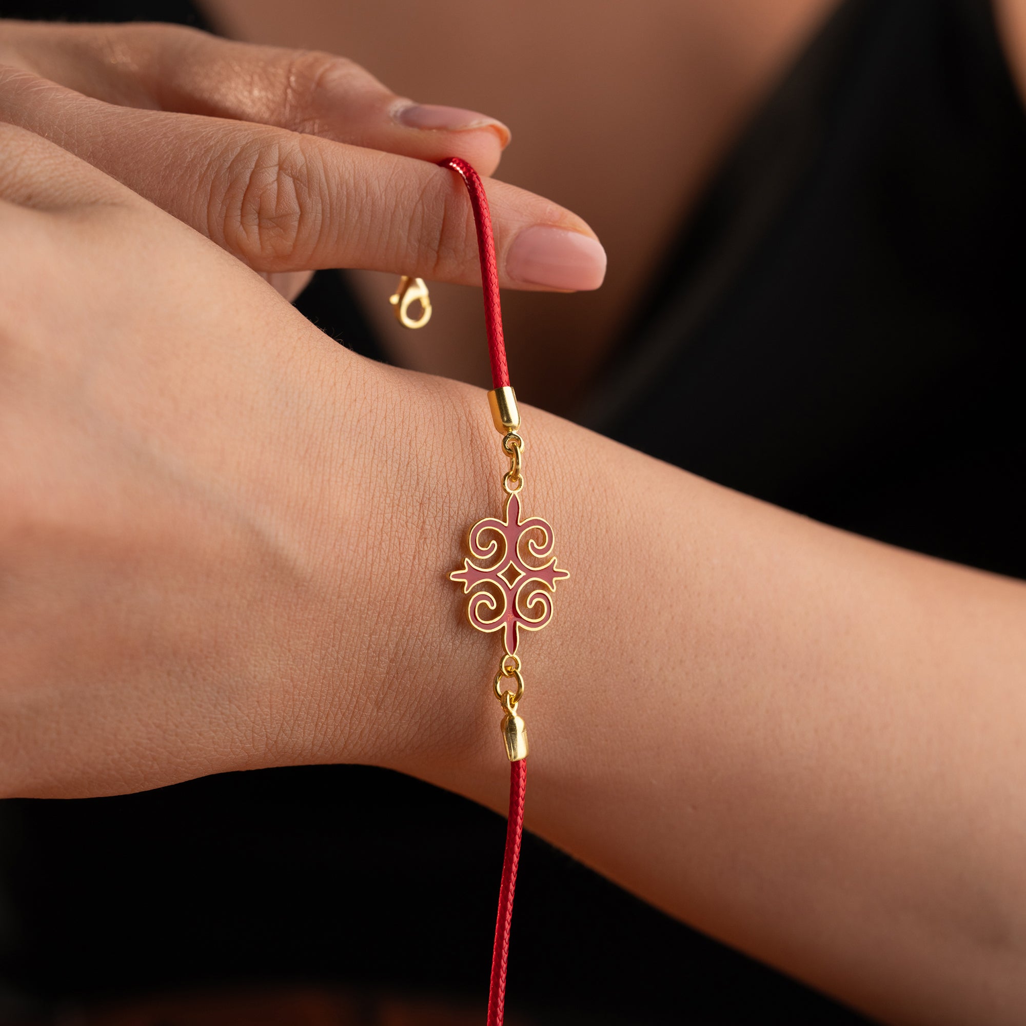 MIT ROTER KORDEL UND EMAILLE ARMKETTE | 925 SILBER