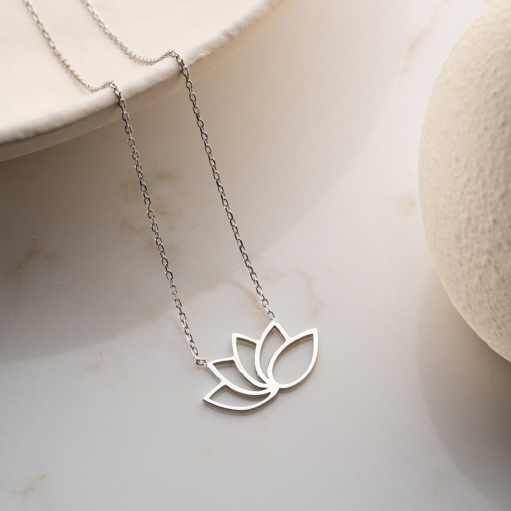 BASIC LOTUS NECKLACE | 925 SILVER