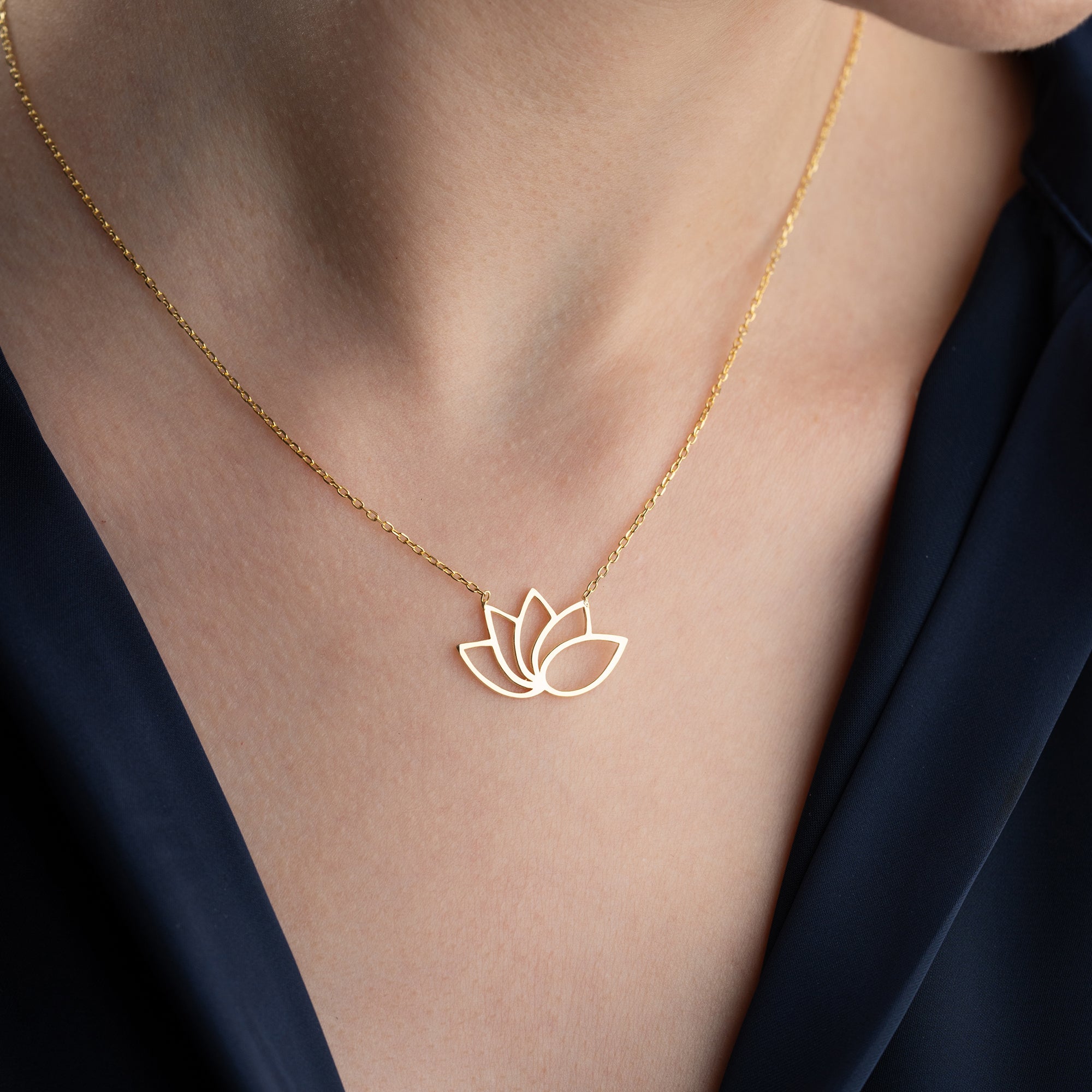BASIC LOTUS NECKLACE | 925 SILVER
