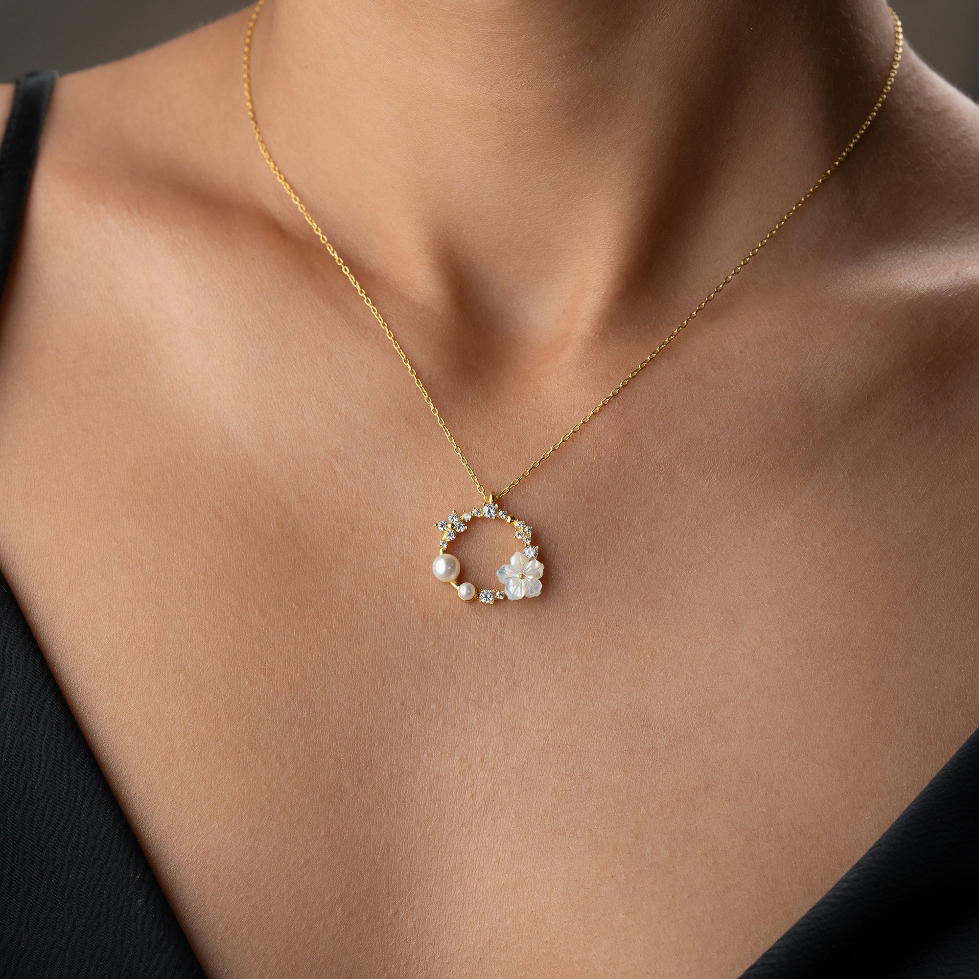 PERLMUTTBLUME MIT PERLEN HALSKETTE | 925 SILBER