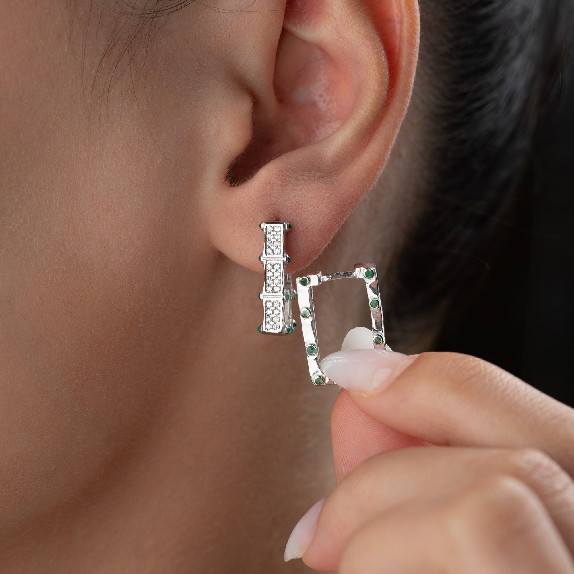 JUNA SQUARE GREEN OHRRINGE | 925 SILBER