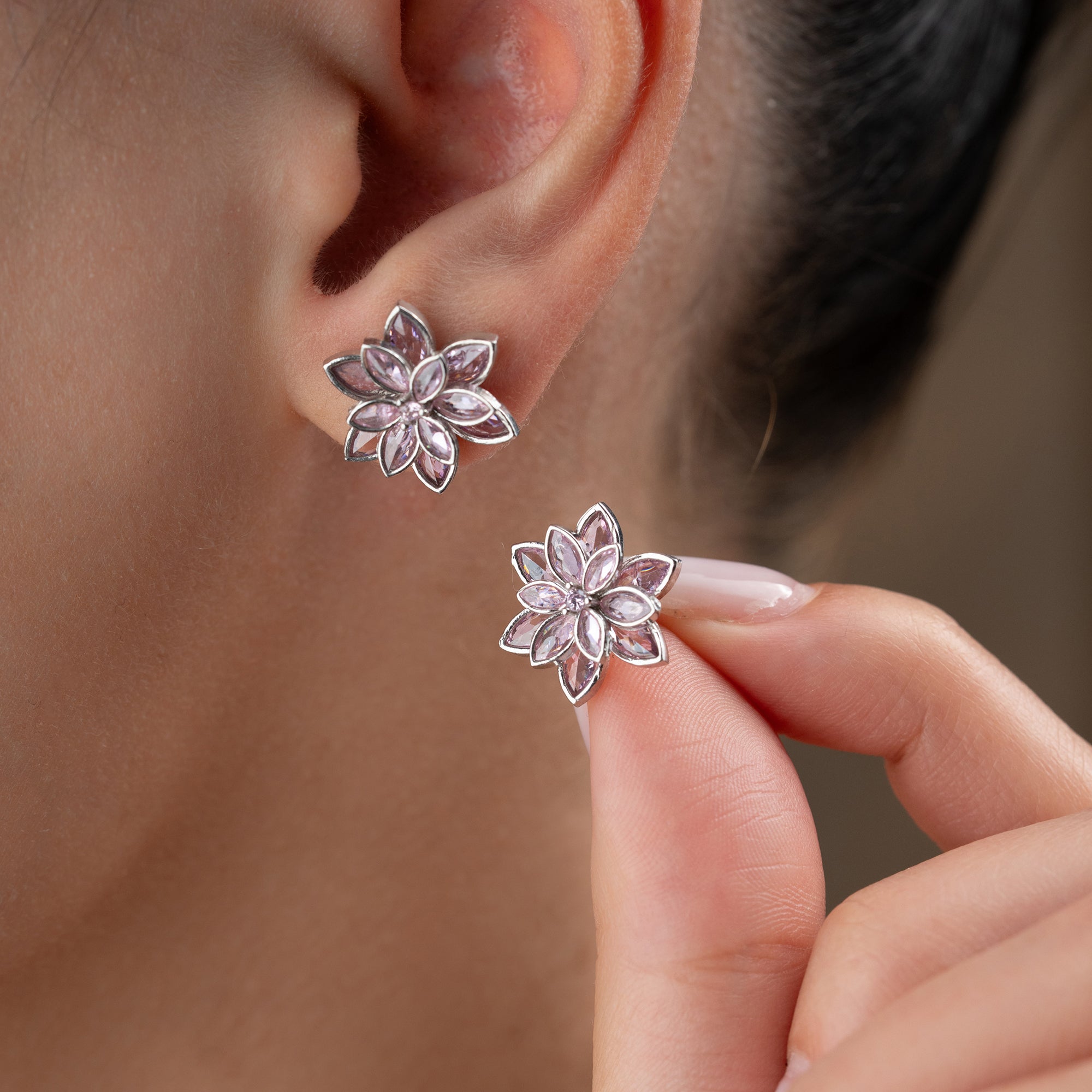 LILA LOTUSBLUME OHRRINGE | 925 SILBER