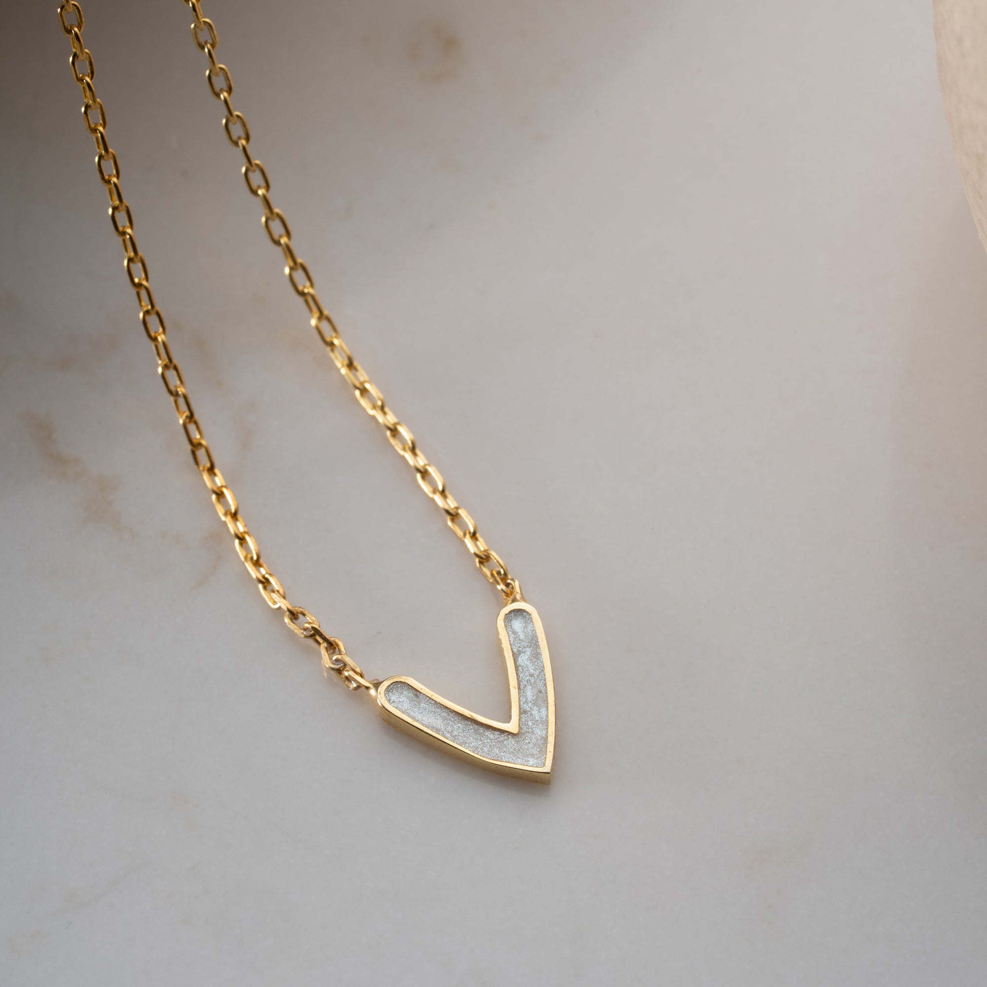 MINIMAL WHITE HEART NECKLACE | 925 SILVER