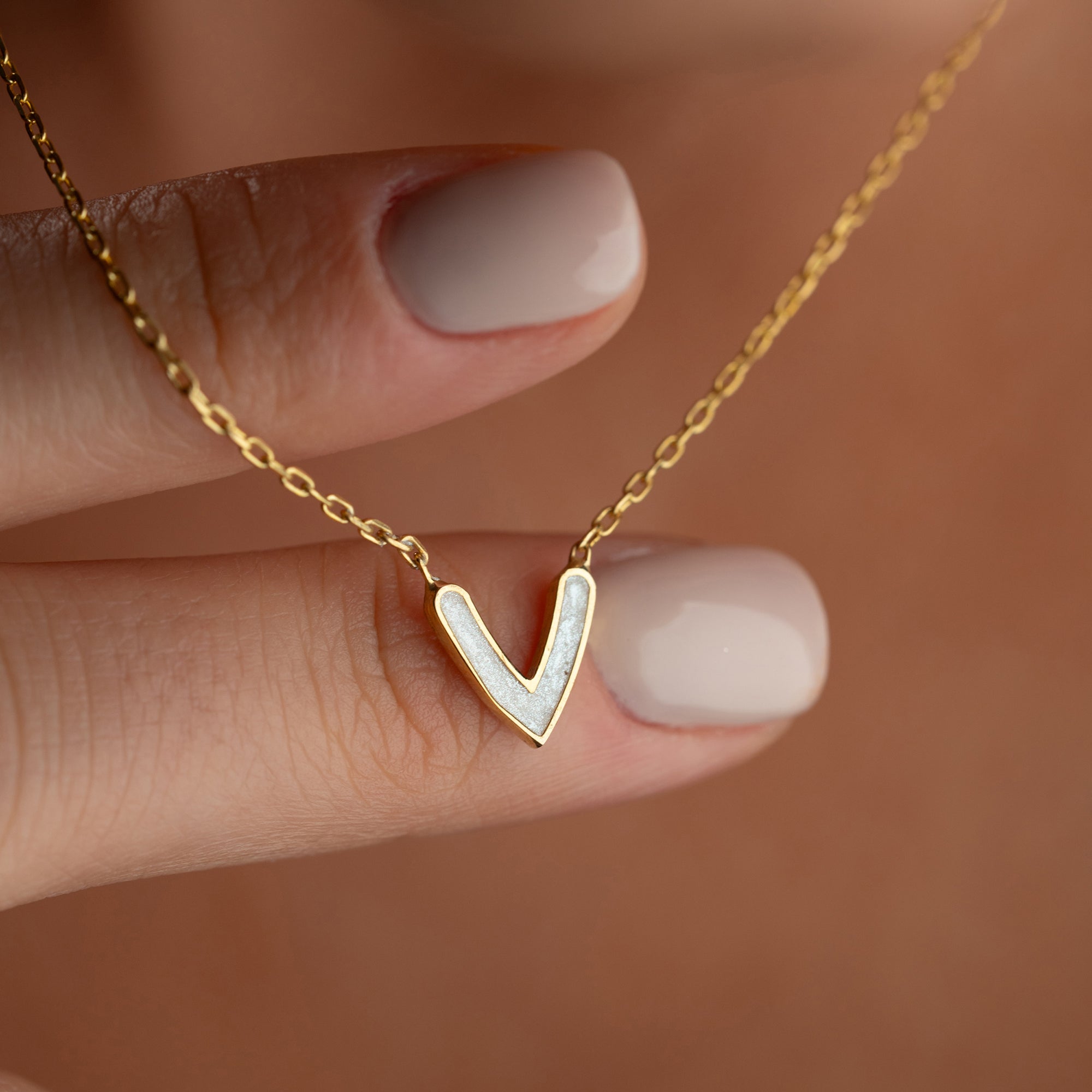 MINIMAL WHITE HEART NECKLACE | 925 SILVER