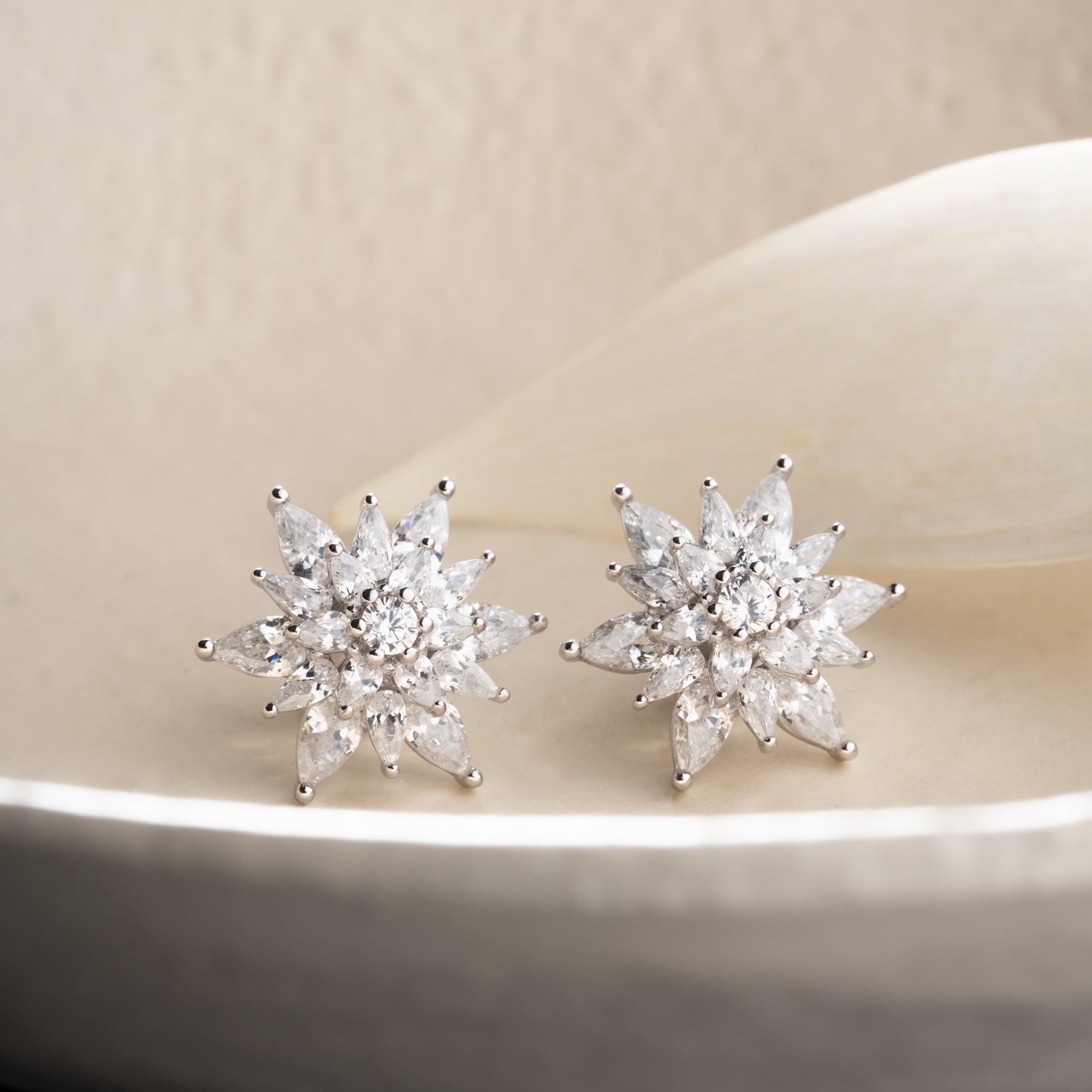 GRACE LOTUS OHRRINGE | 925 SILBER