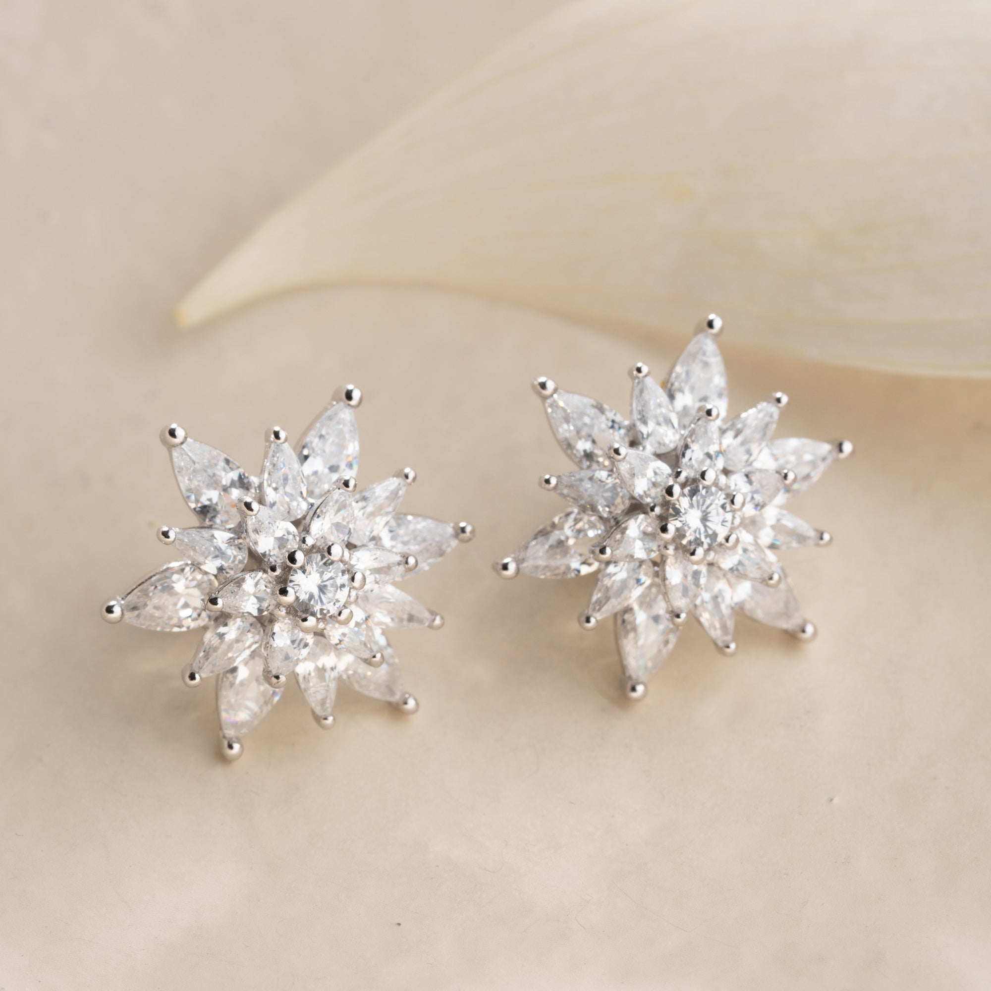 GRACE LOTUS OHRRINGE | 925 SILBER