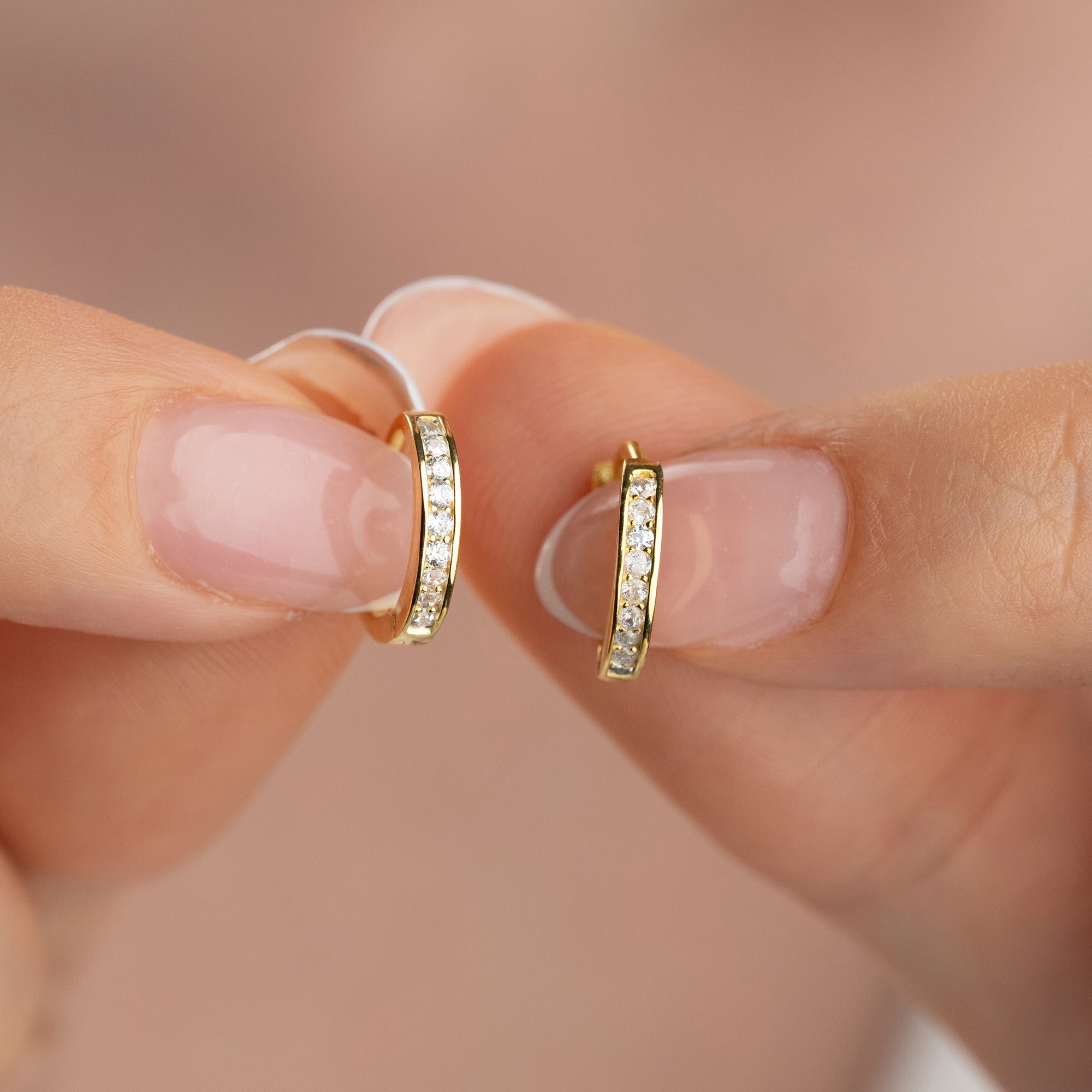 RING AUS ZIRKONSTEIN OHRRINGE | 925 SILBER