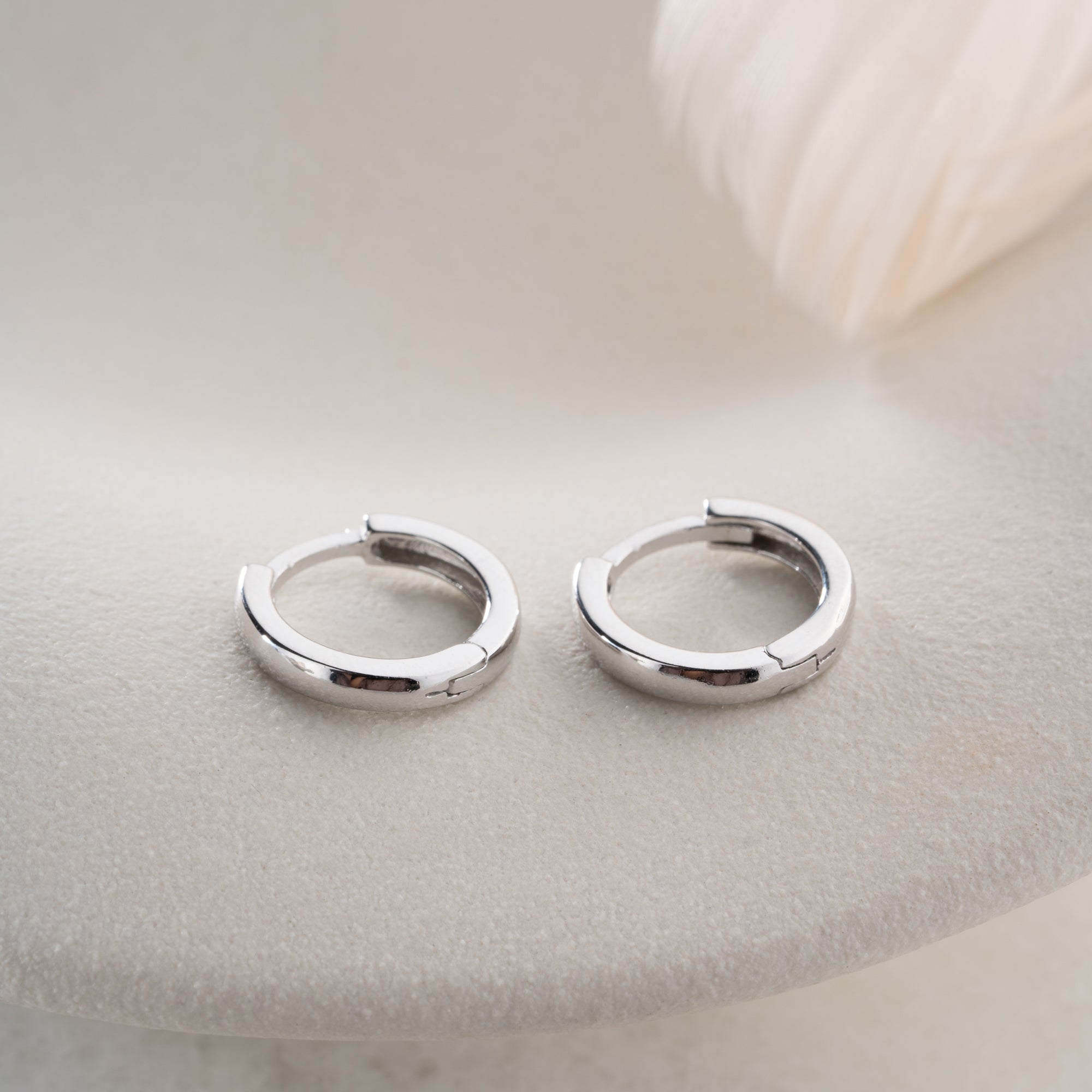 MINIMALISTISCHER BASIC-SILBERRING OHRRINGE | 925 SILBER