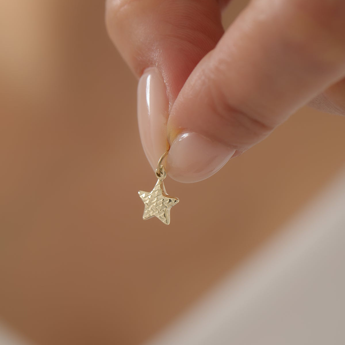 STERNE MIT GRAVUR-ANHÄNGER | 14K GOLD