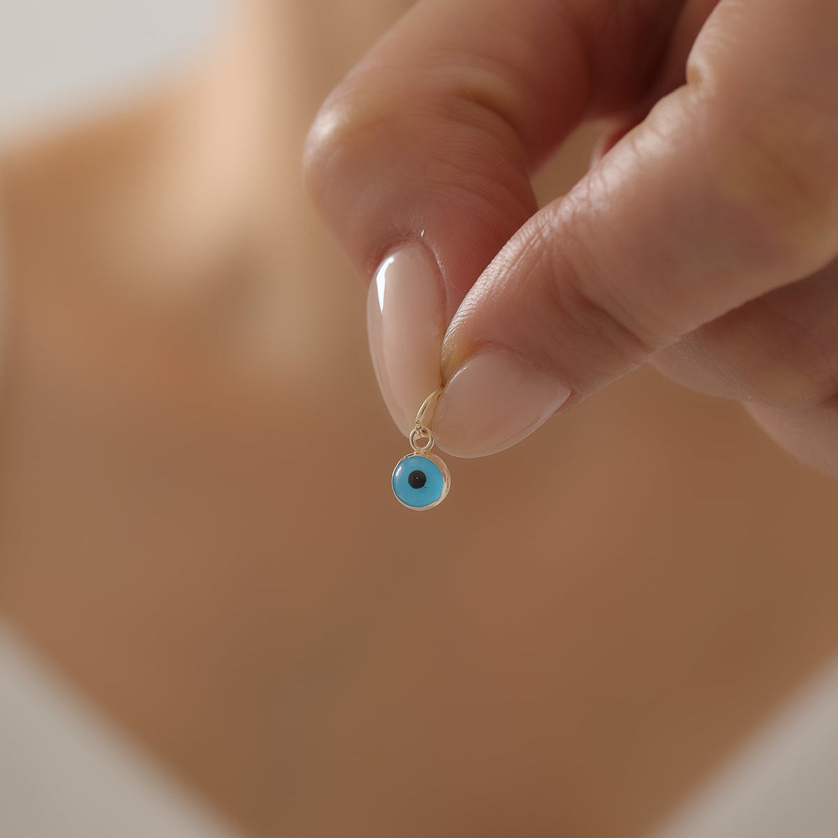 AUGEN-ANHÄNGER MIT NAZAR-AMULETT | 14K GOLD