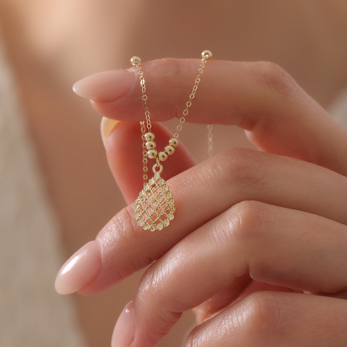 GLÄNZENDER TROPFEN-ANHÄNGER HALSKETTE | 14K GOLD