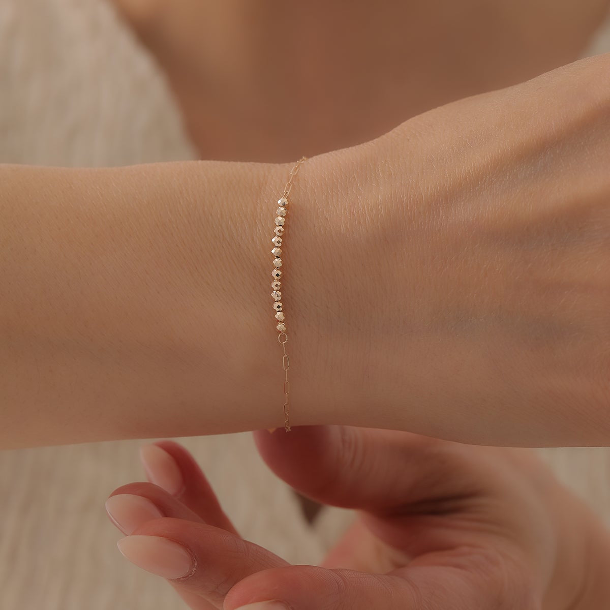 GLÄNZENDE DORICA MINI KLAMMER-KETTE MIT ZWISCHENKETTE ARMKETTE | 14K GOLD