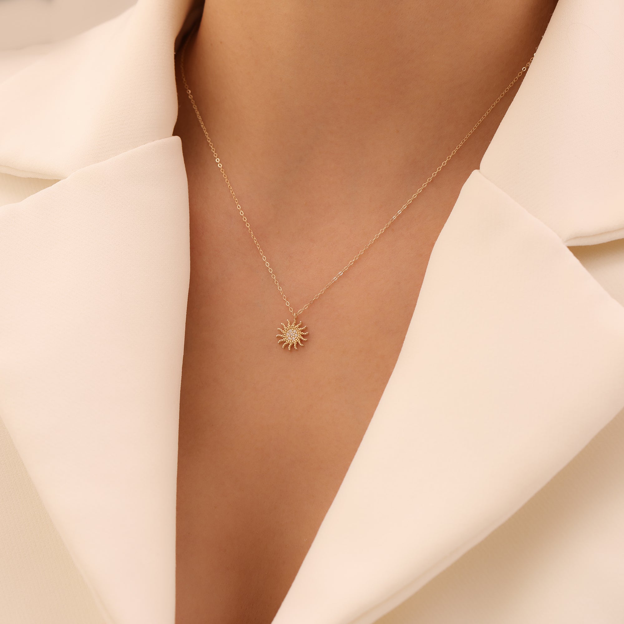 SONNE MIT ZIRKONSTEIN HALSKETTE | 14K GOLD