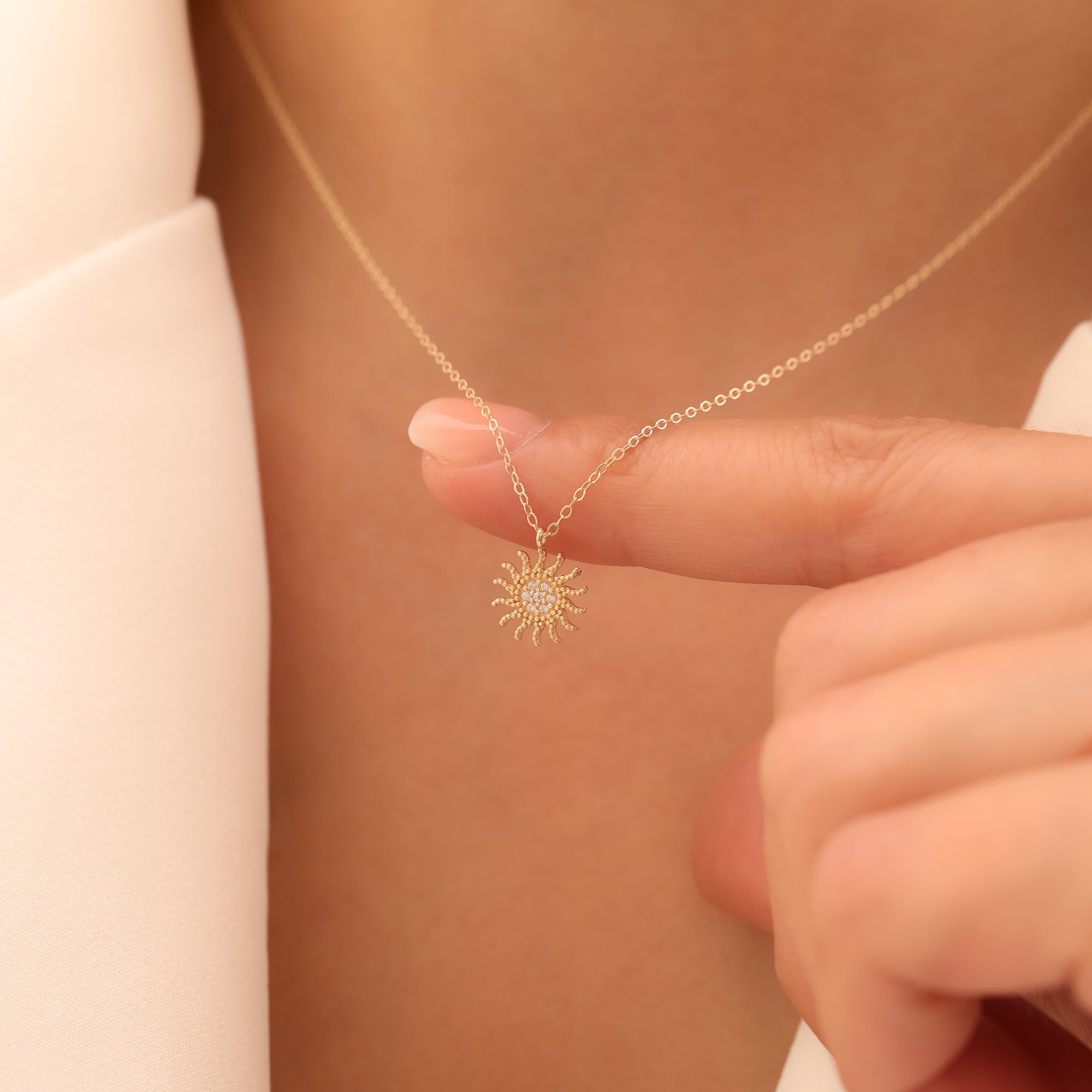 SONNE MIT ZIRKONSTEIN HALSKETTE | 14K GOLD