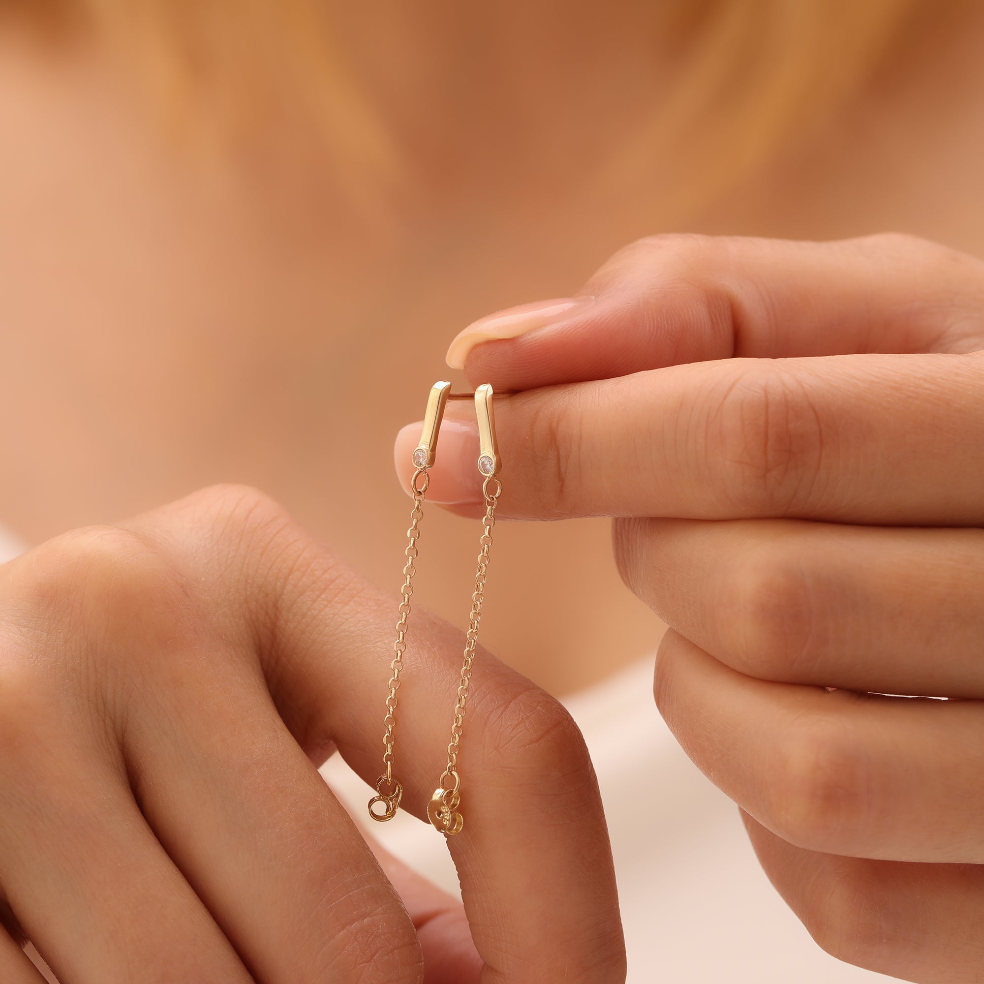 DAMEN-OHRRING HÄNGEND EINREIHIG MIT EINEM STEIN | 14K GOLD