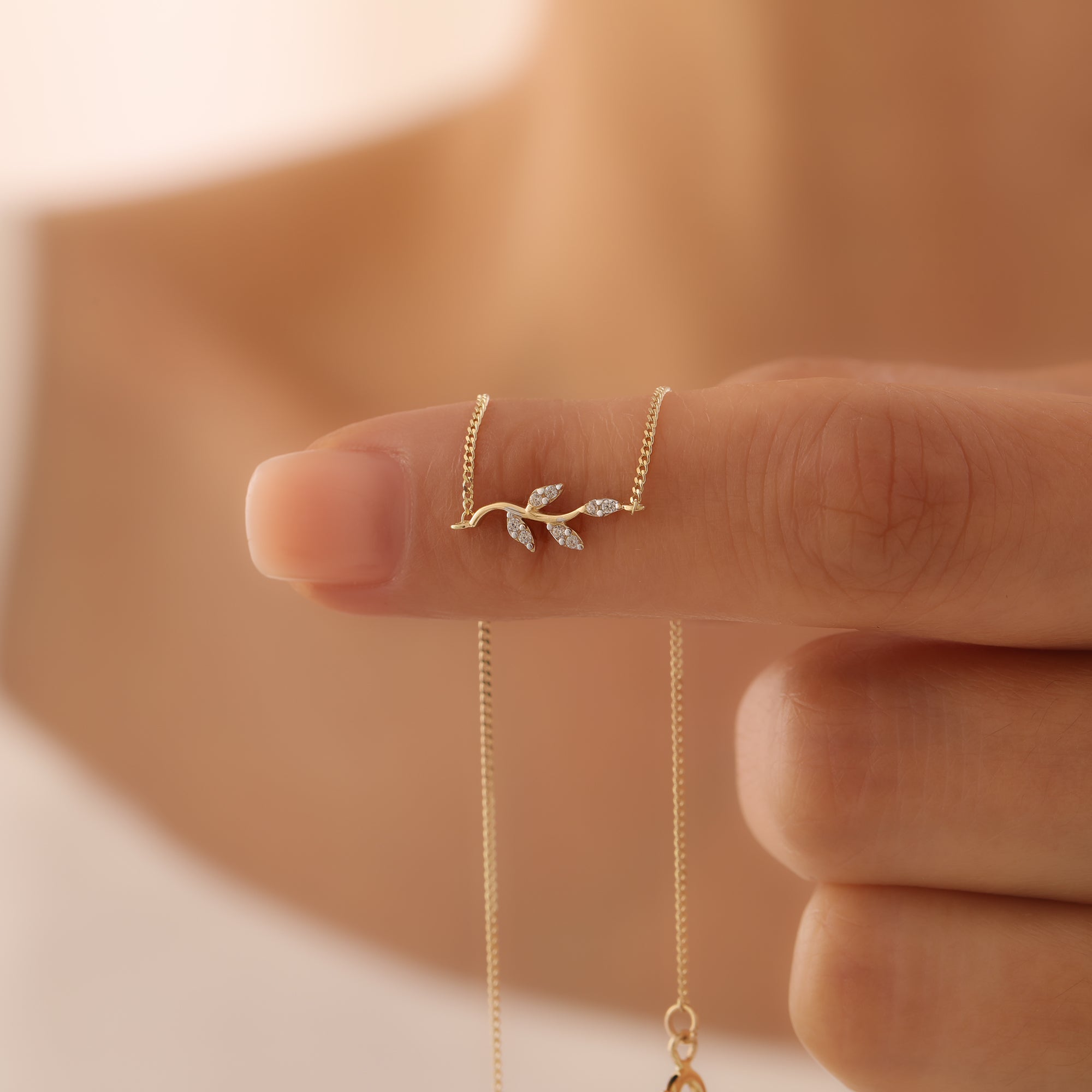 ZIRKONIA-STEINBESETZTER ELEGANTER ZWEIG TRIEB ARMKETTE | 14K GOLD