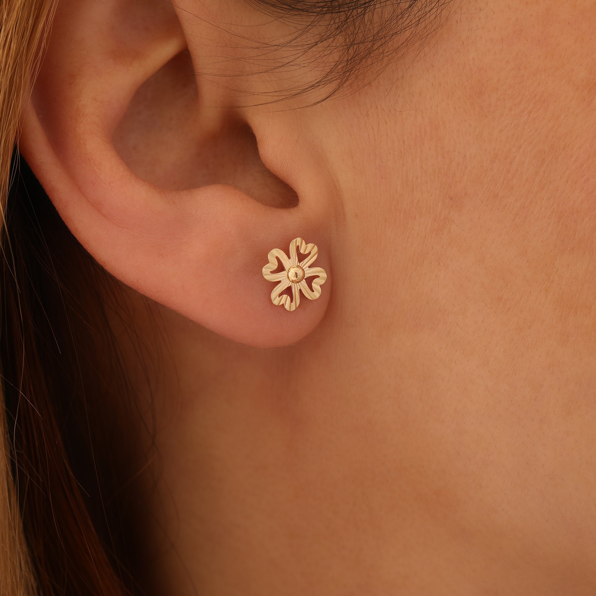 ELEGANTES DESIGN VIERBLÄTTRIGER KLEE OHRRINGE | 14K GOLD