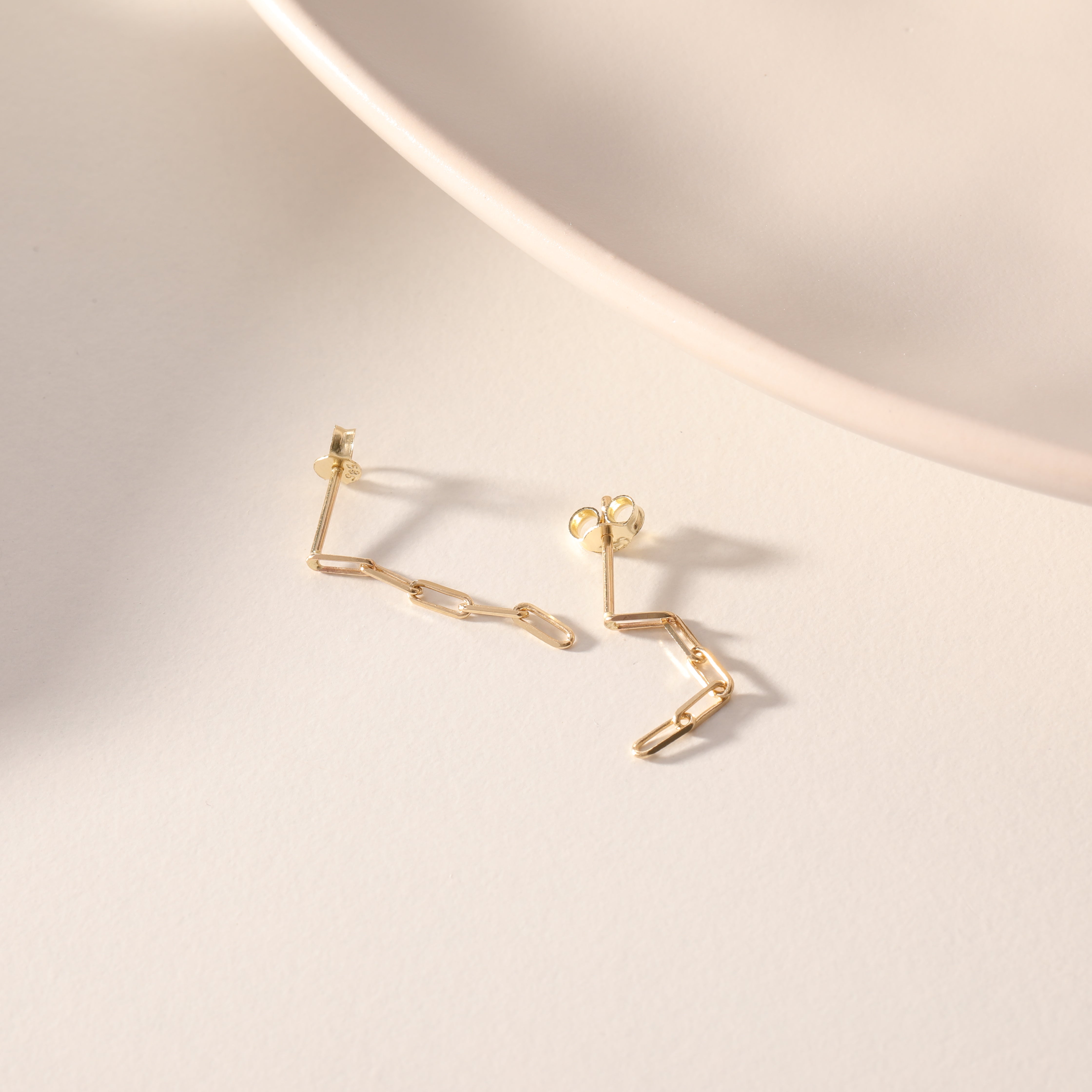HÄNGENDE KLEINE FÜNF-TEILIGE BÜROKLAMMER-OHRRINGE | 14K GOLD