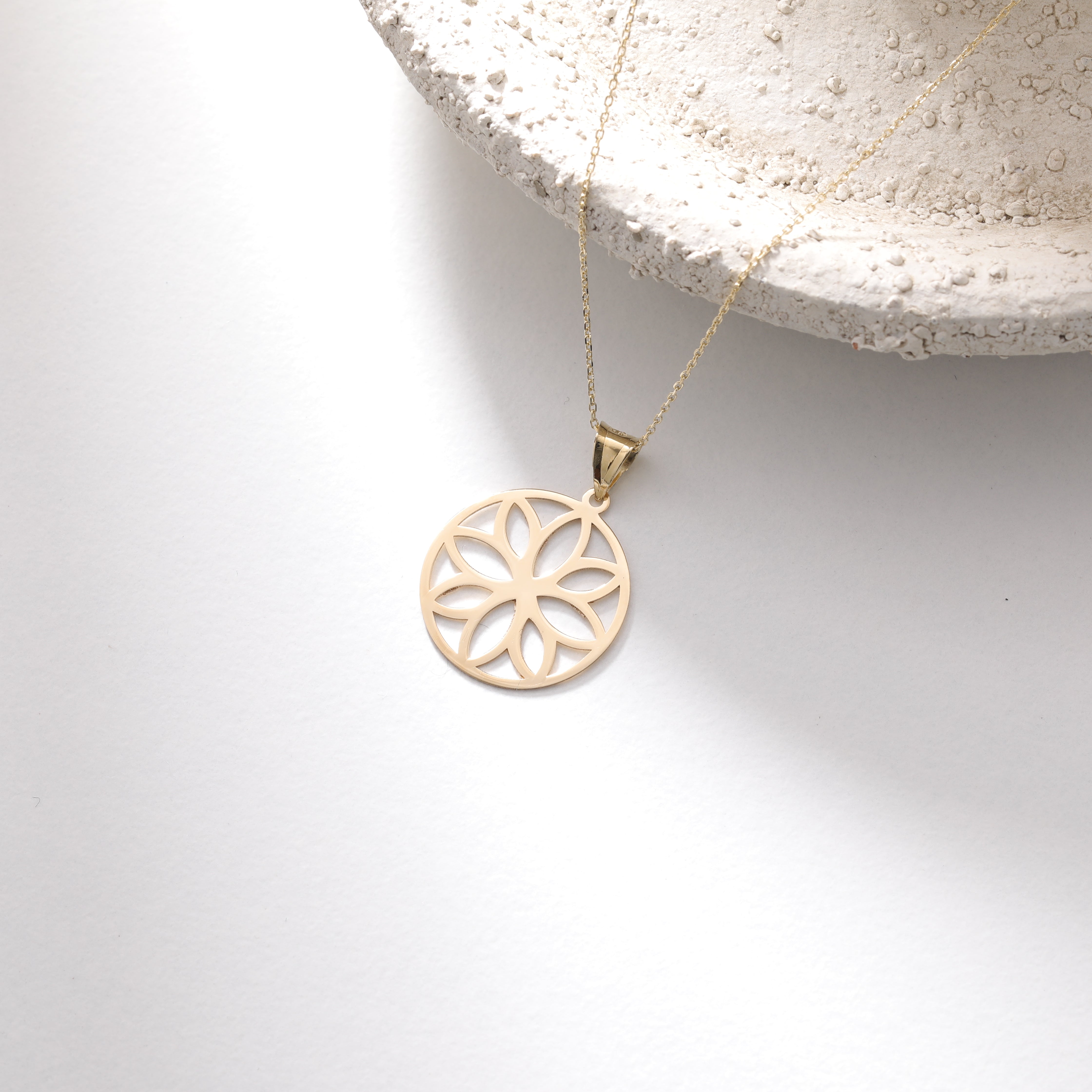MOTIVGEMUSTERT ANHÄNGER | 14K GOLD