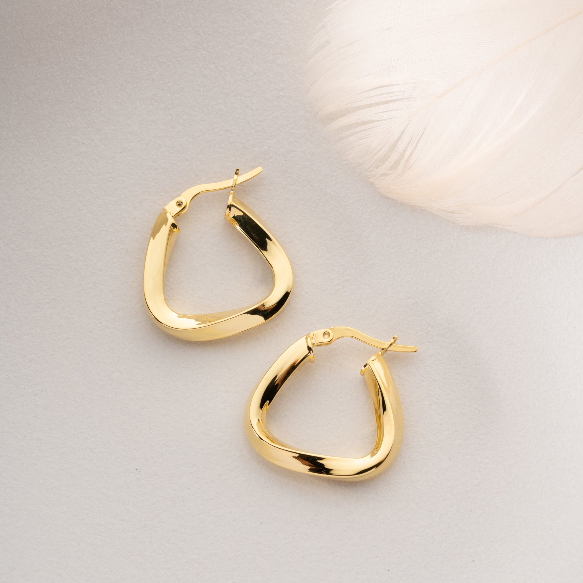 ASYMMETRISCHE SPIRALE GOLD OHRRINGE | 925 SILBER