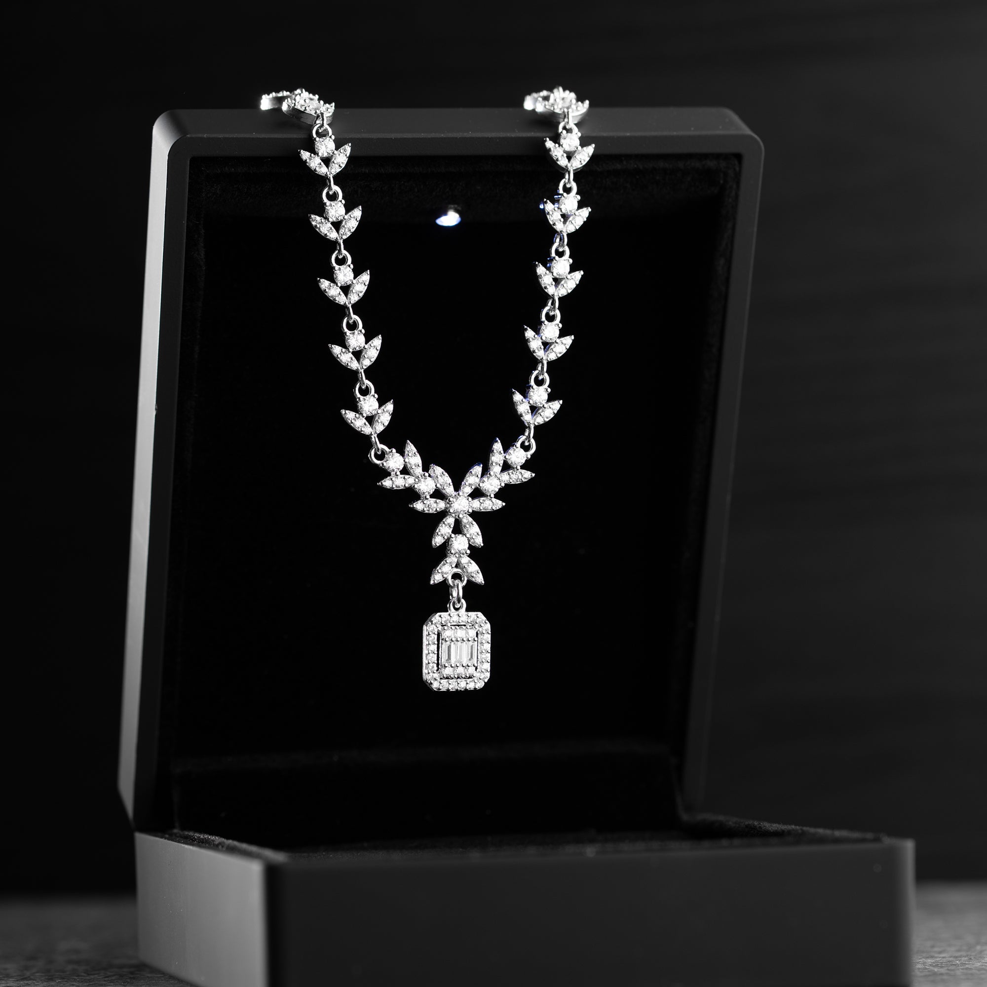 ZIRKONIA COLLIER BLÄTTER MIT BAGUETTE HALSKETTE | 925 SILBER