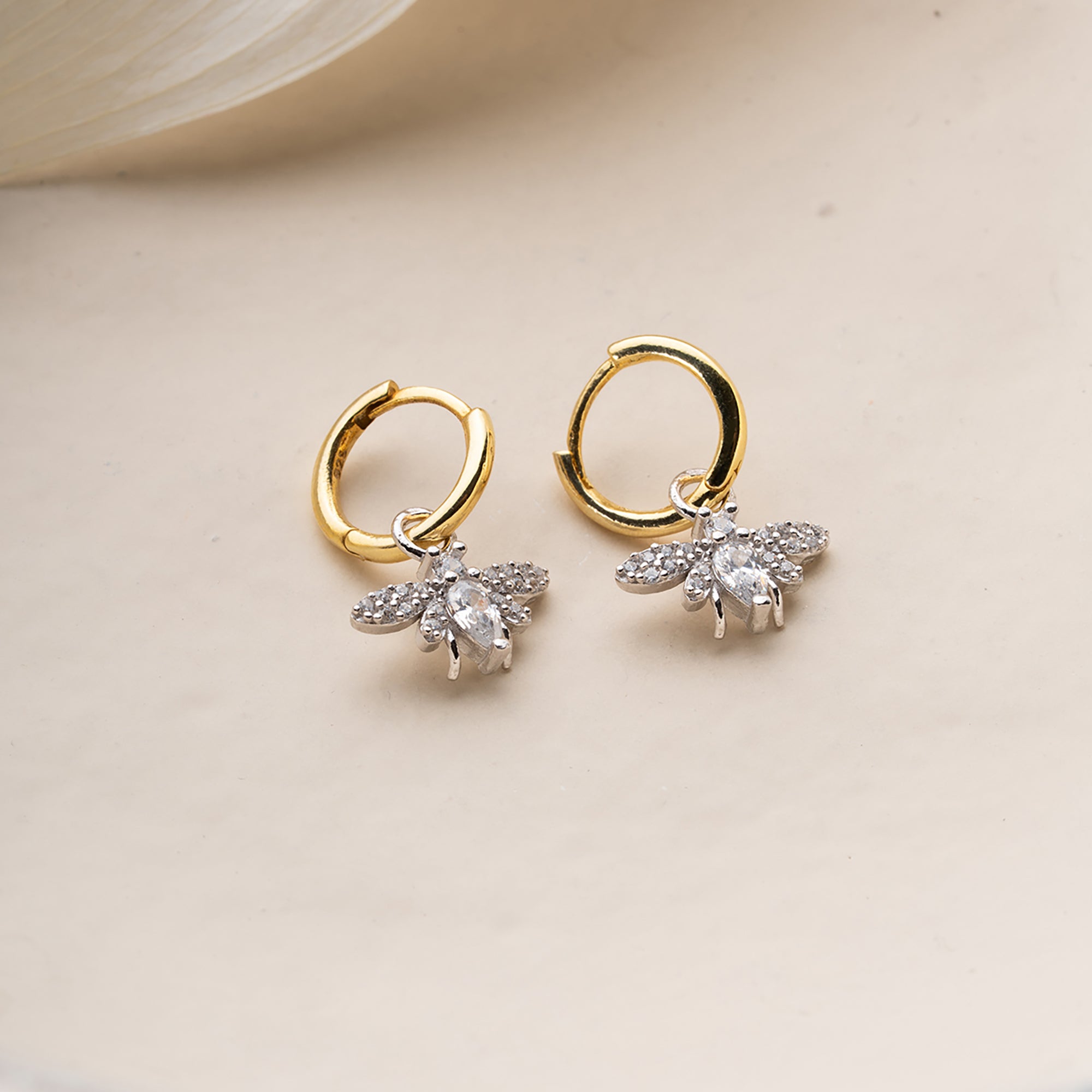 BEE PEARL EARRINGS | 925 SILVER