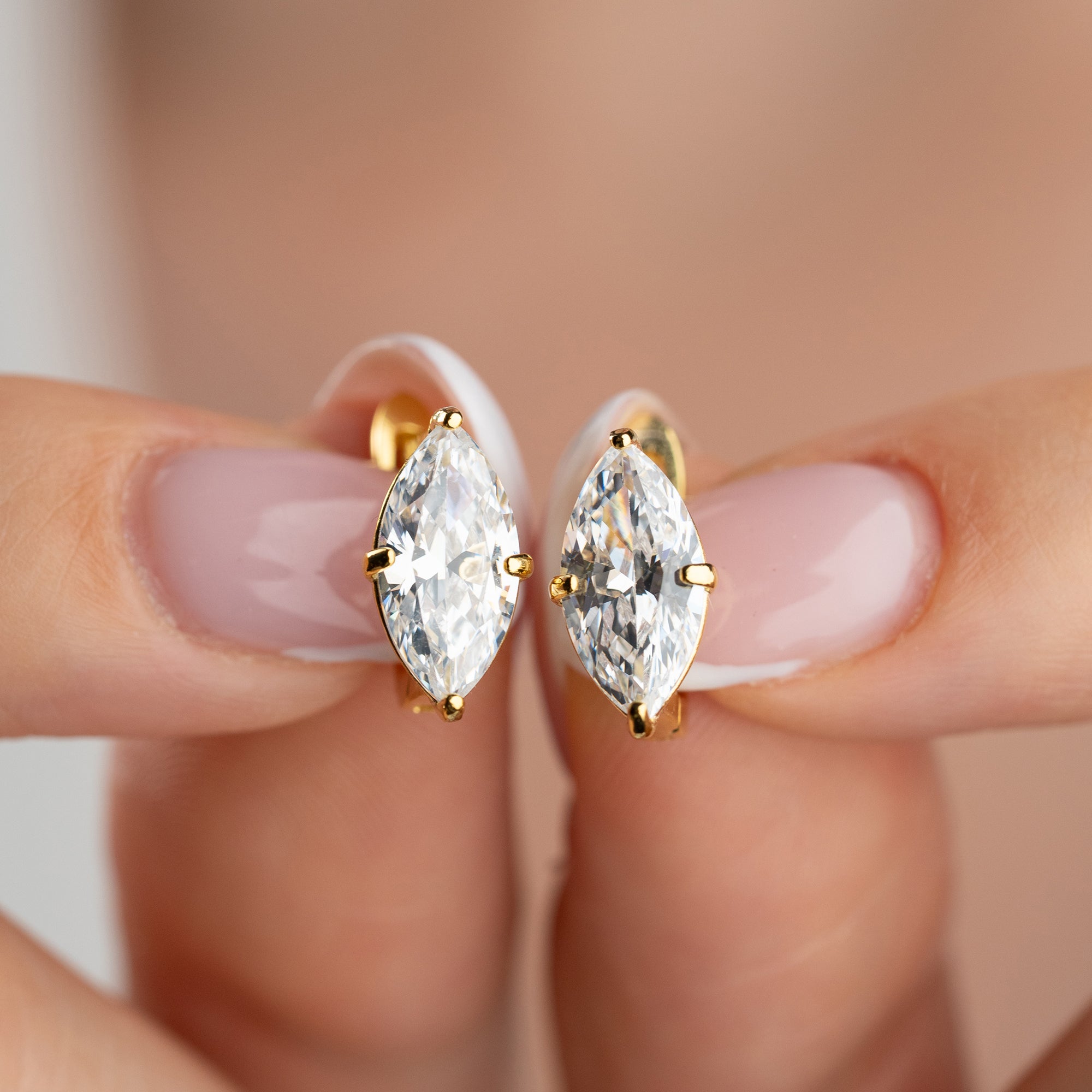 MINIMALISTISCH MIT MARQUISE-STEIN GOLD OHRRINGE | 925 SILBER
