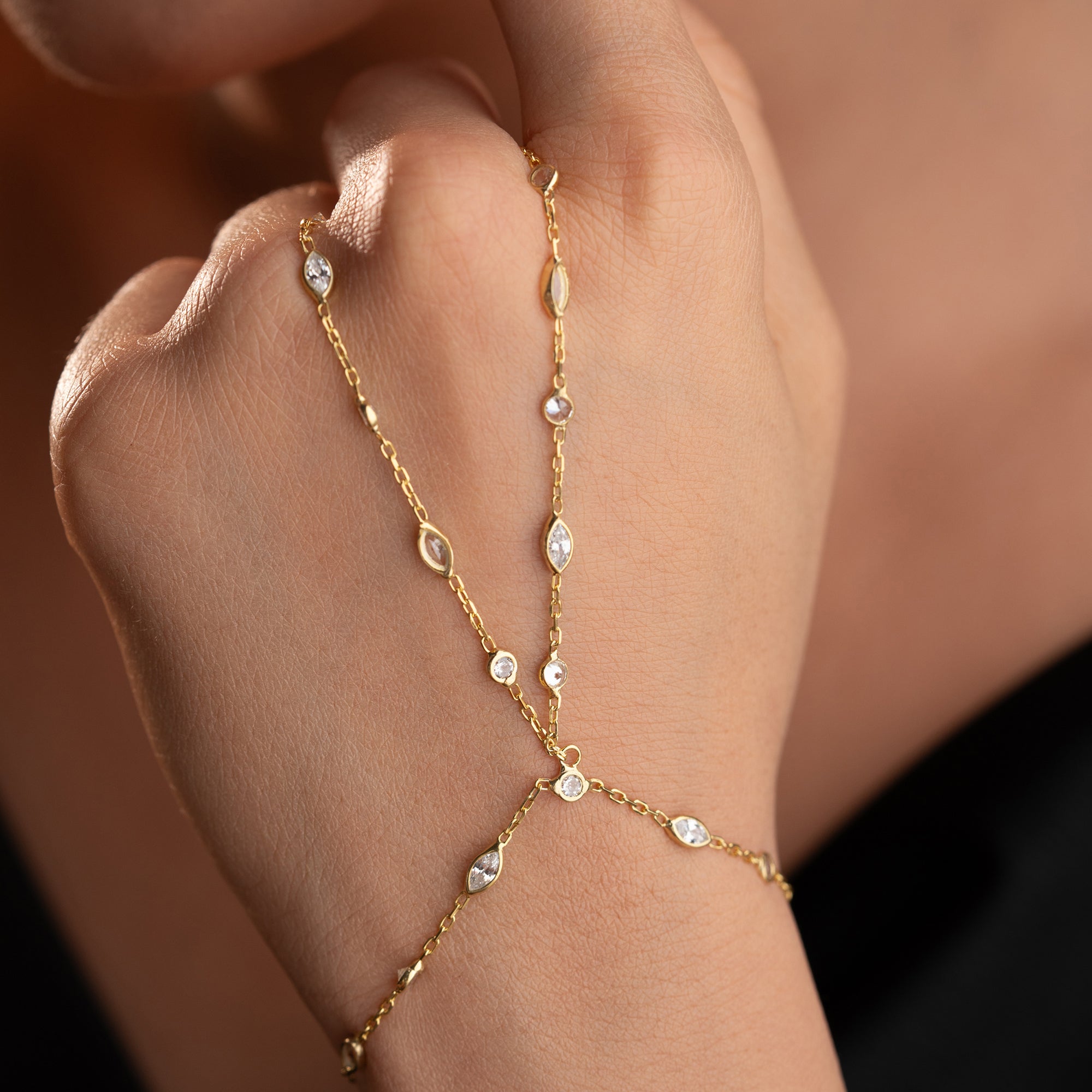 MIT MEHREREN STEINEN
 HANDKETTE | 925 SILBER