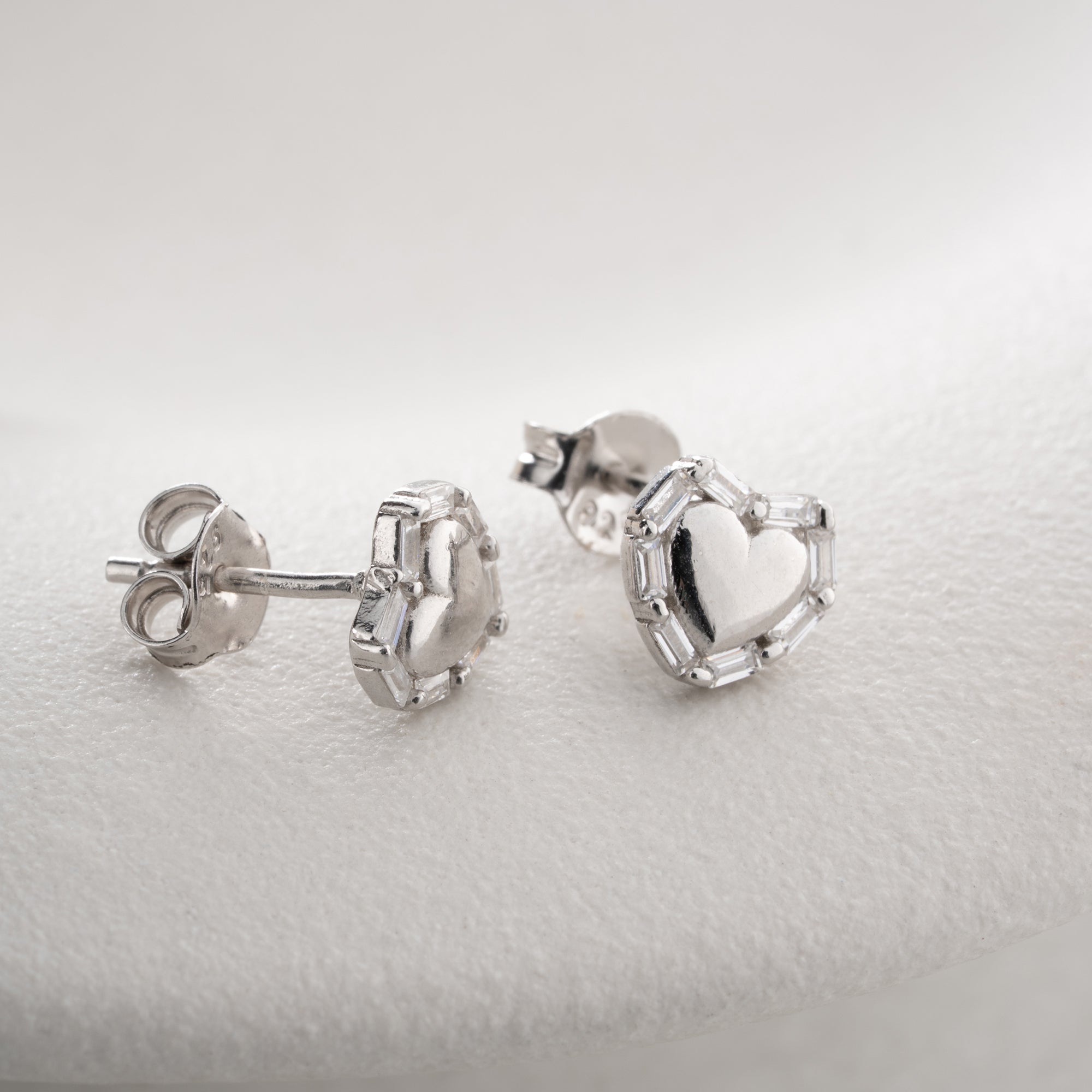 HERZ MIT BAGUETTESTEIN OHRRINGE | 925 SILBER