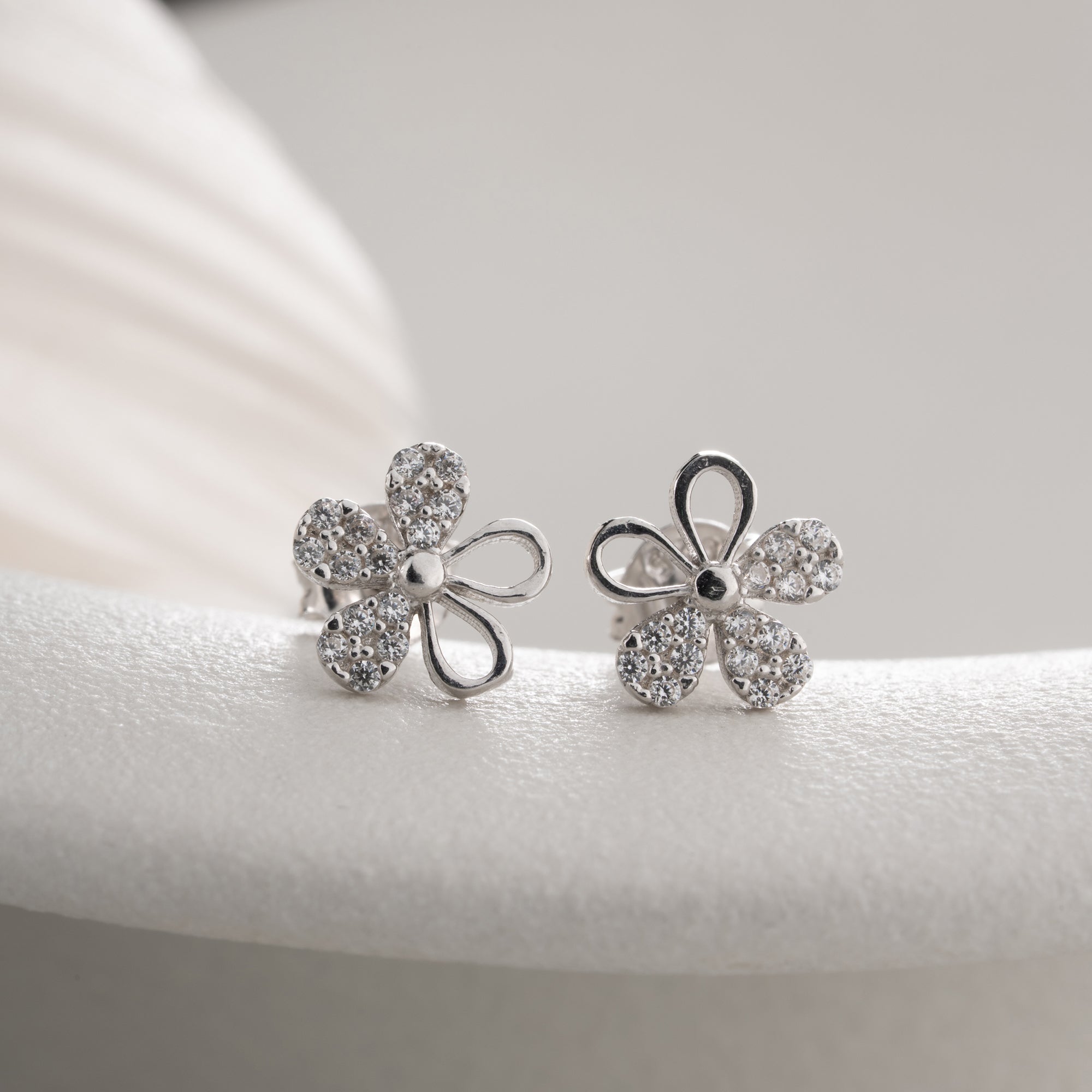 STEINIGE BLUME OHRRINGE | 925 SILBER