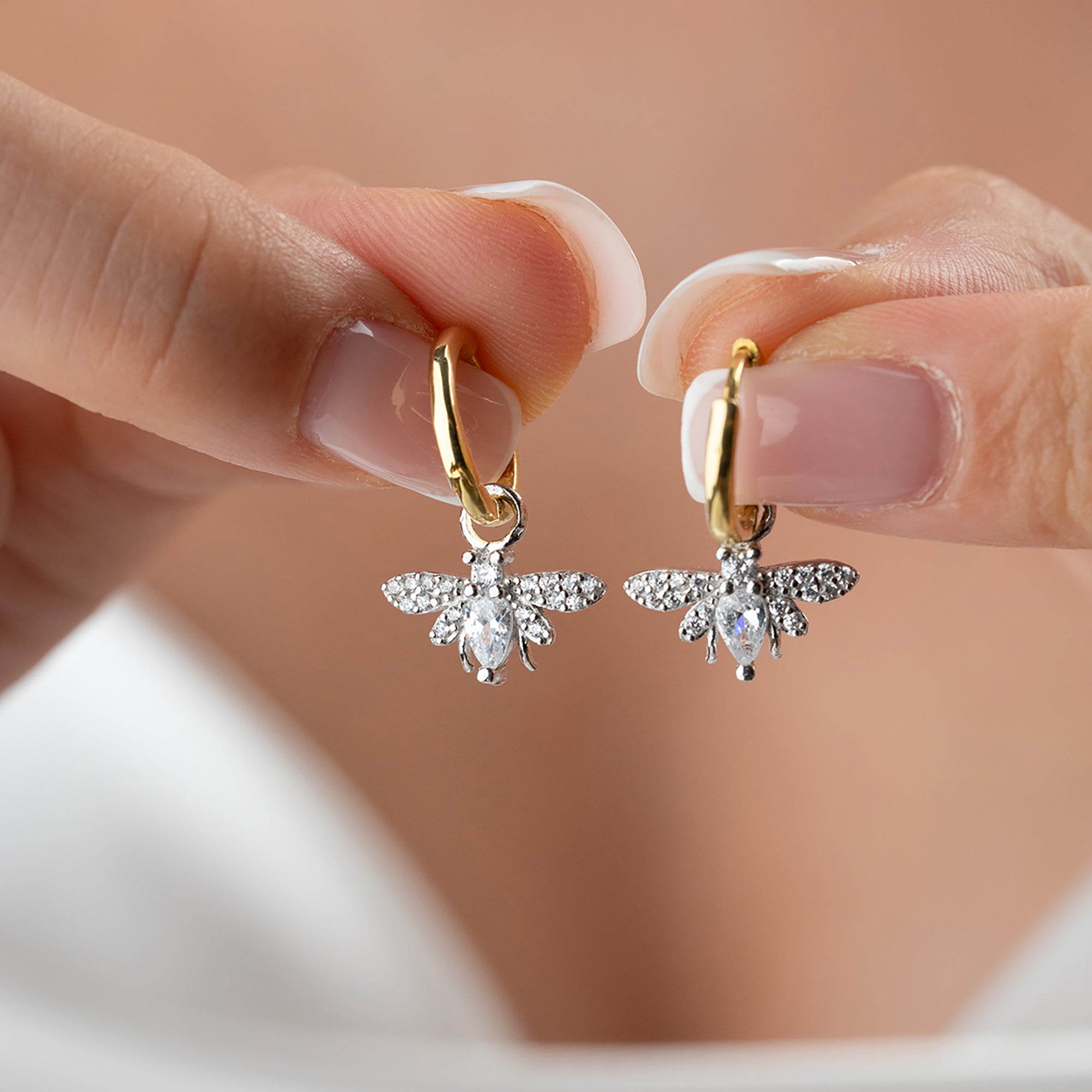 BEE PEARL EARRINGS | 925 SILVER